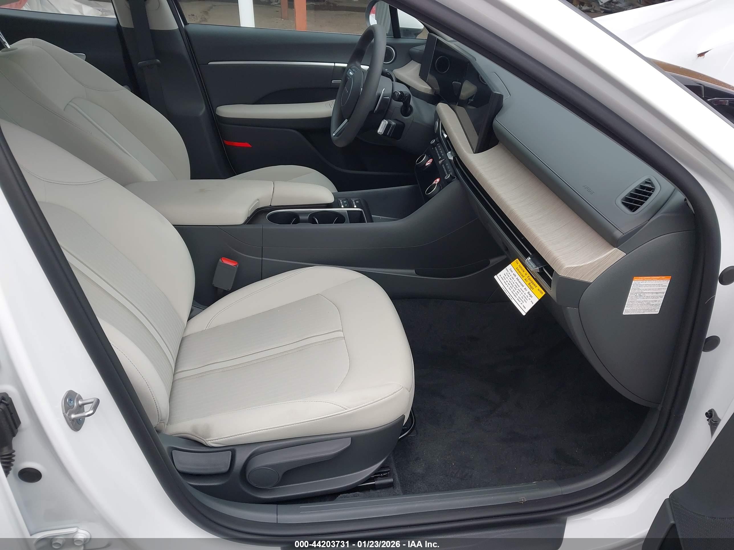 HYUNDAI SONATA image 5
