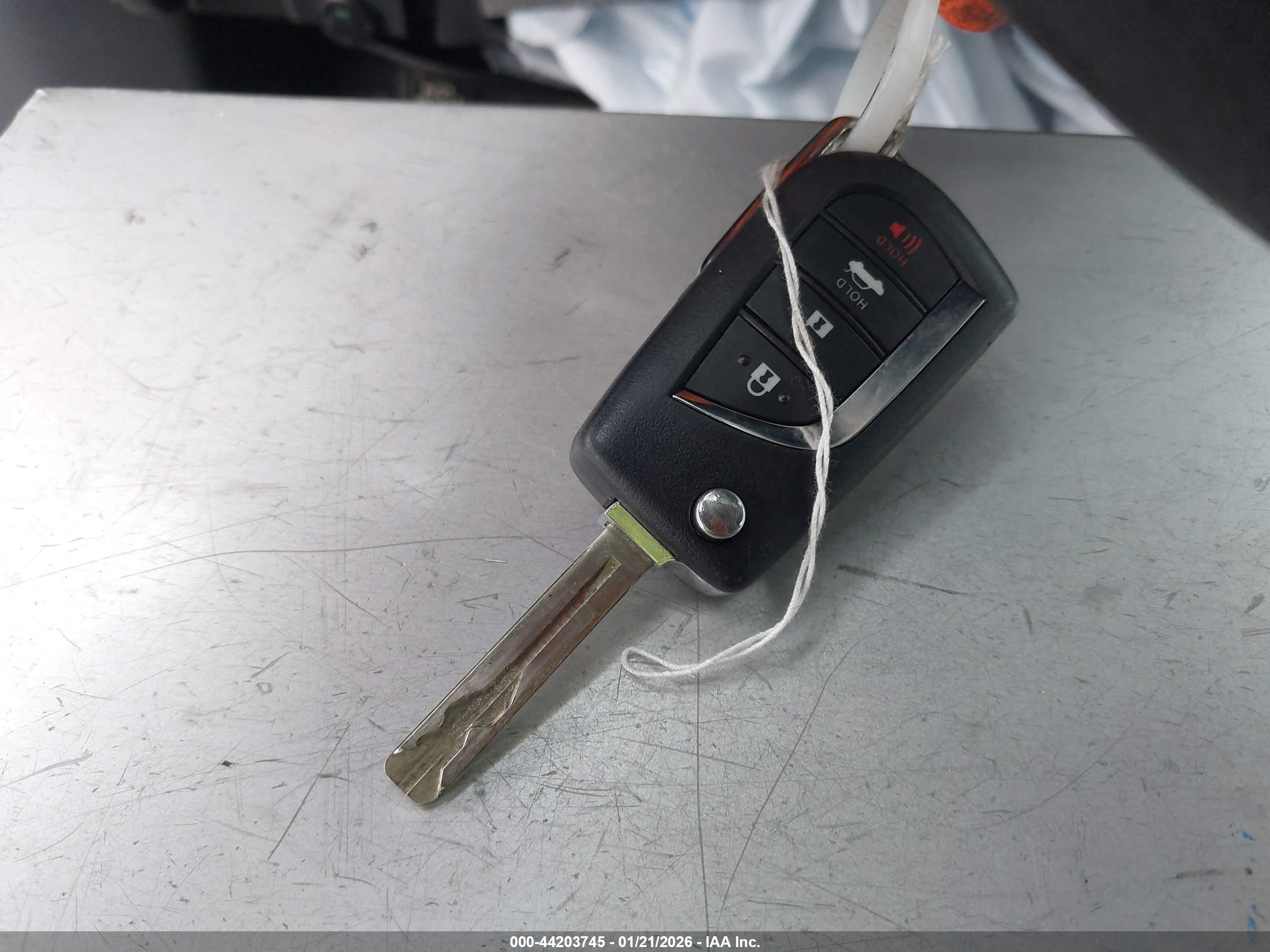 TOYOTA CAMRY image 11