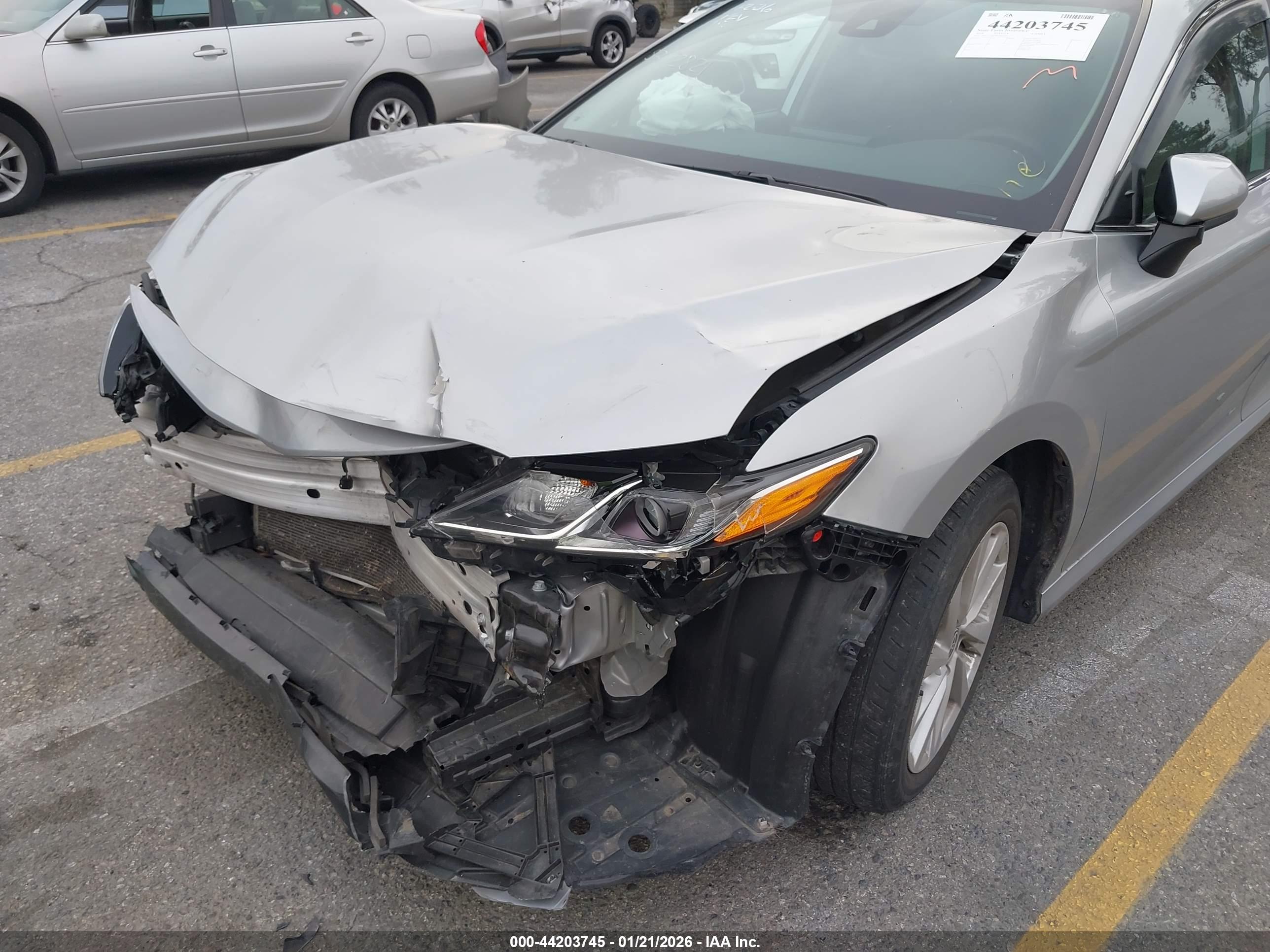 TOYOTA CAMRY image 6