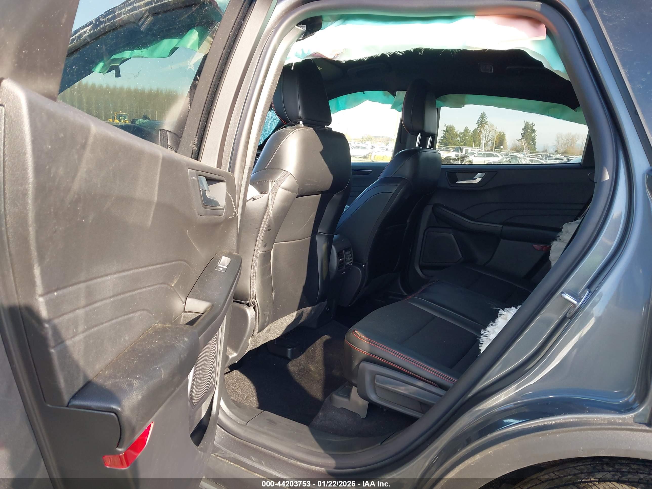 FORD ESCAPE image 8