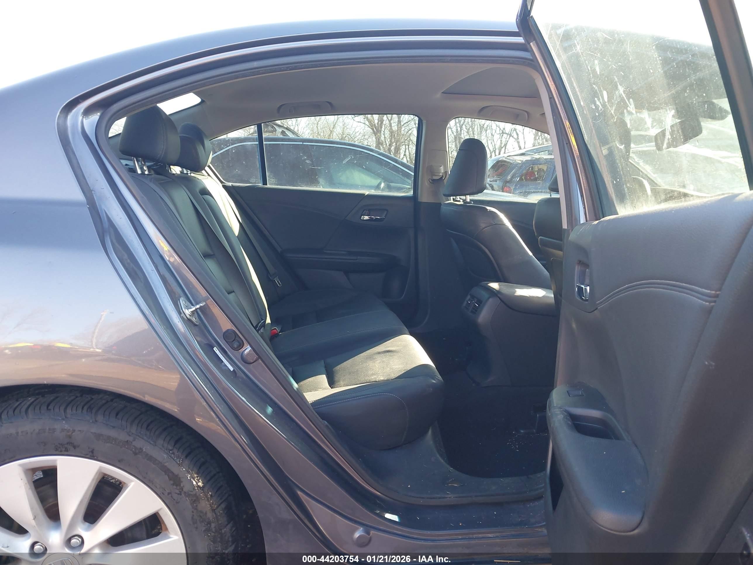 HONDA ACCORD image 8