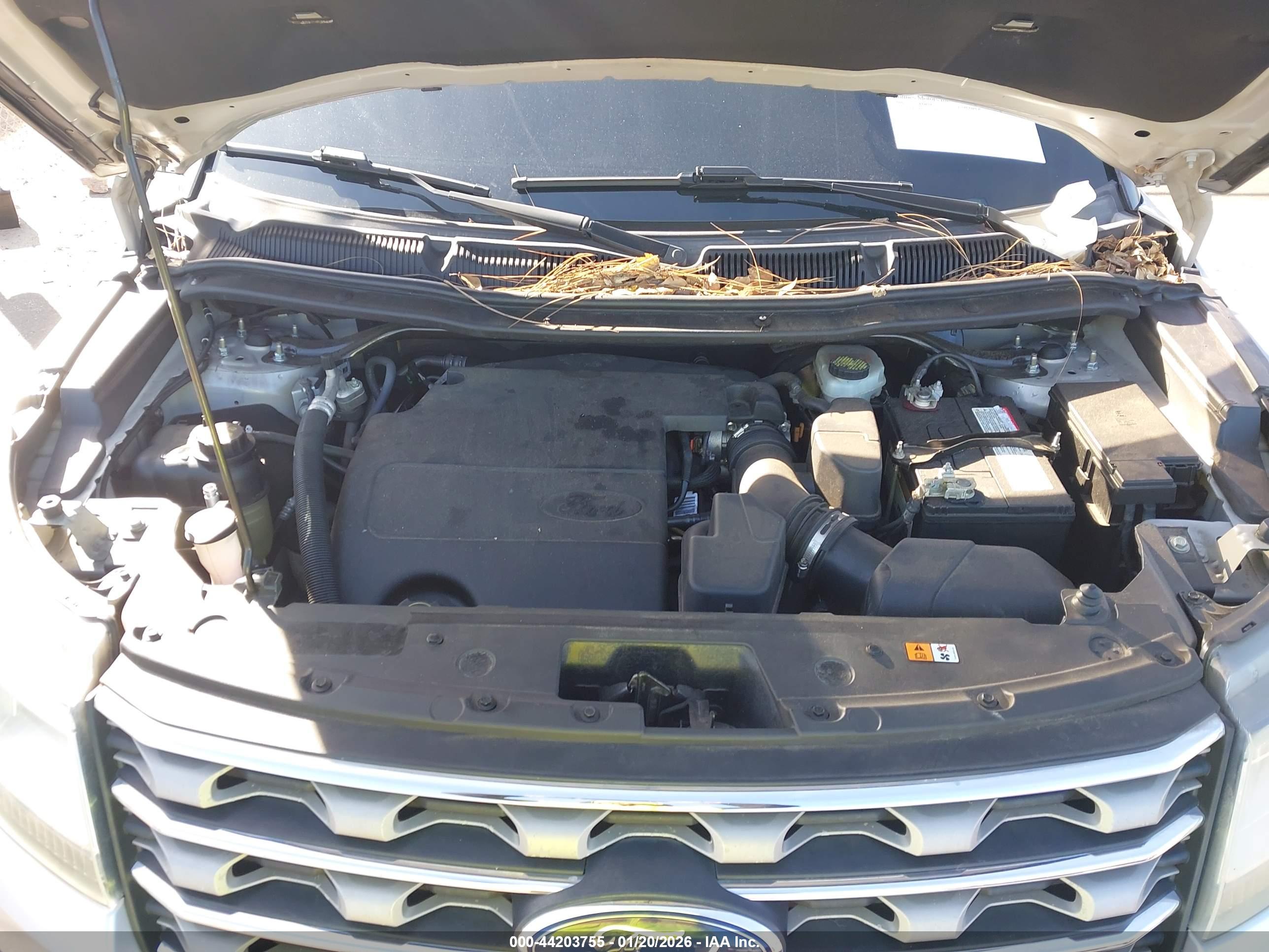 FORD EXPLORER image 10