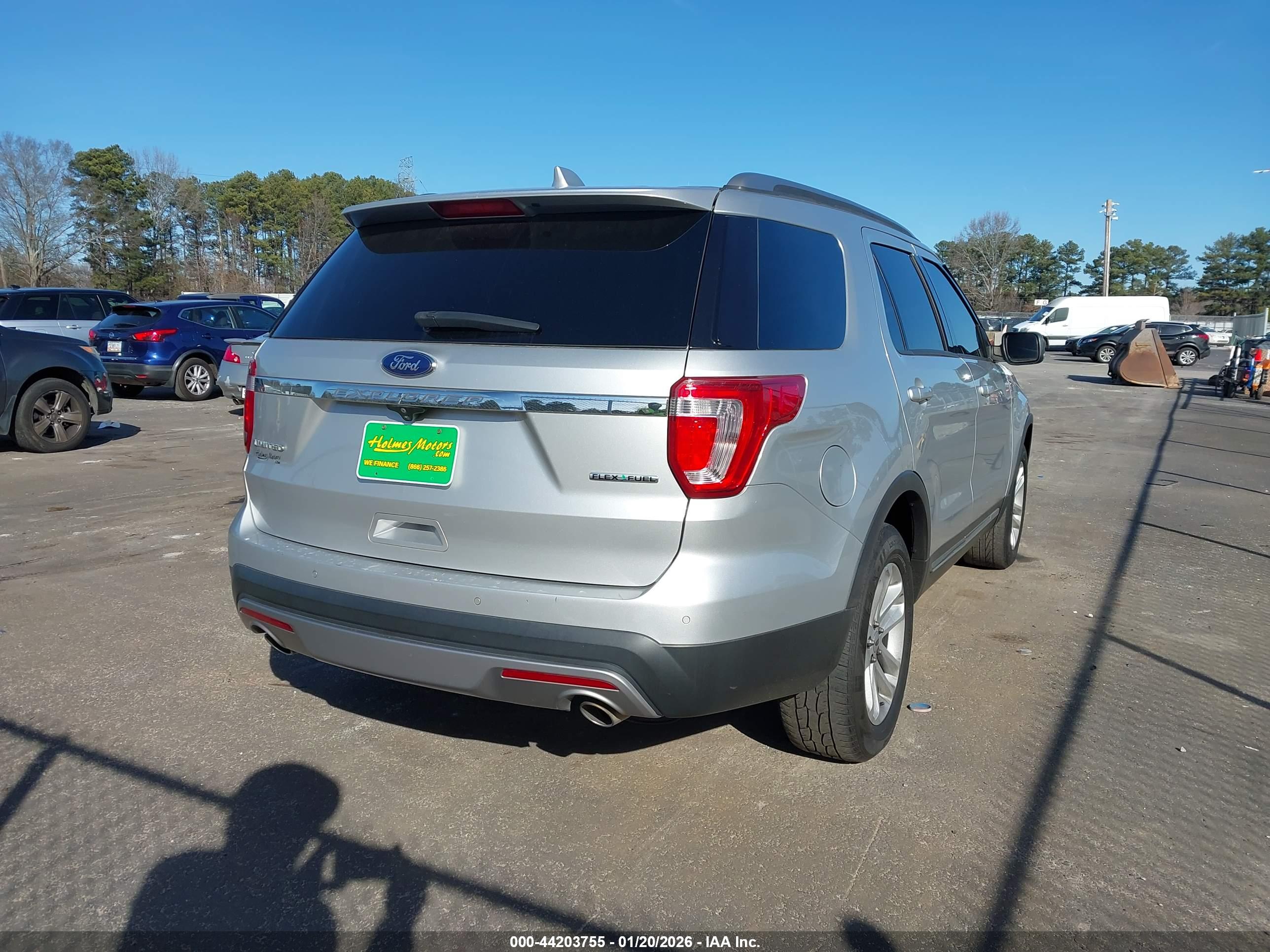 FORD EXPLORER image 4