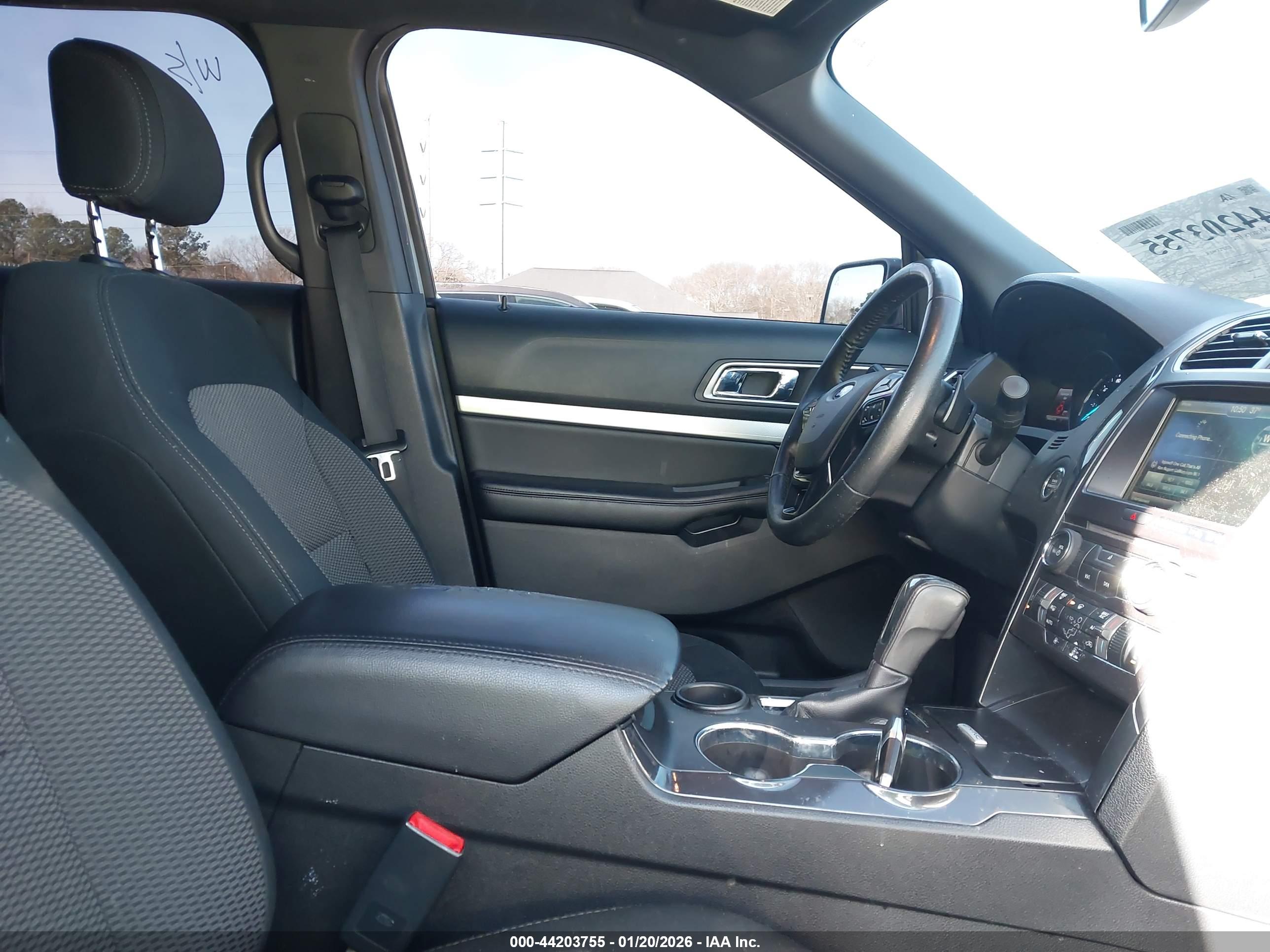 FORD EXPLORER image 5