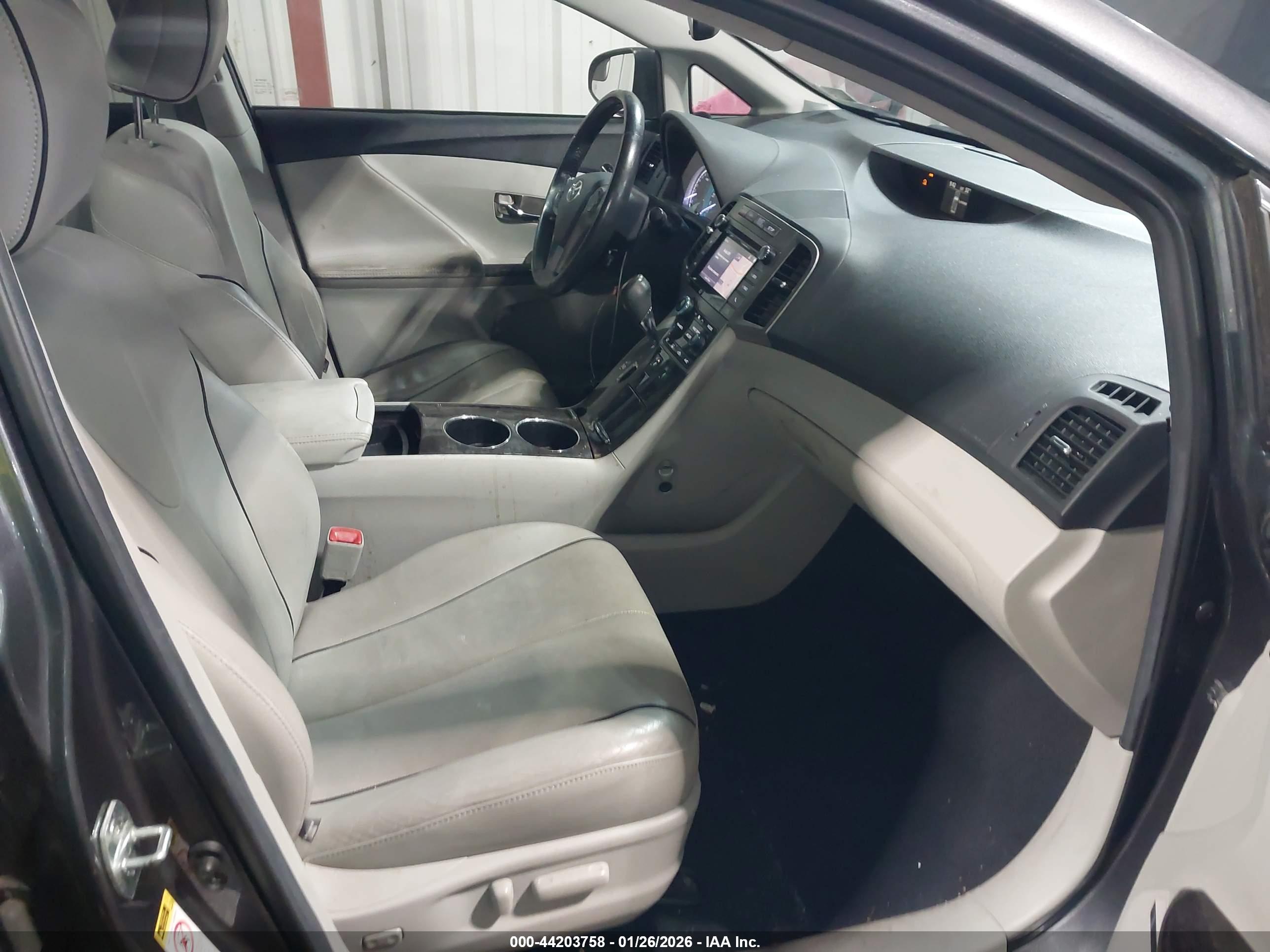 TOYOTA VENZA image 5