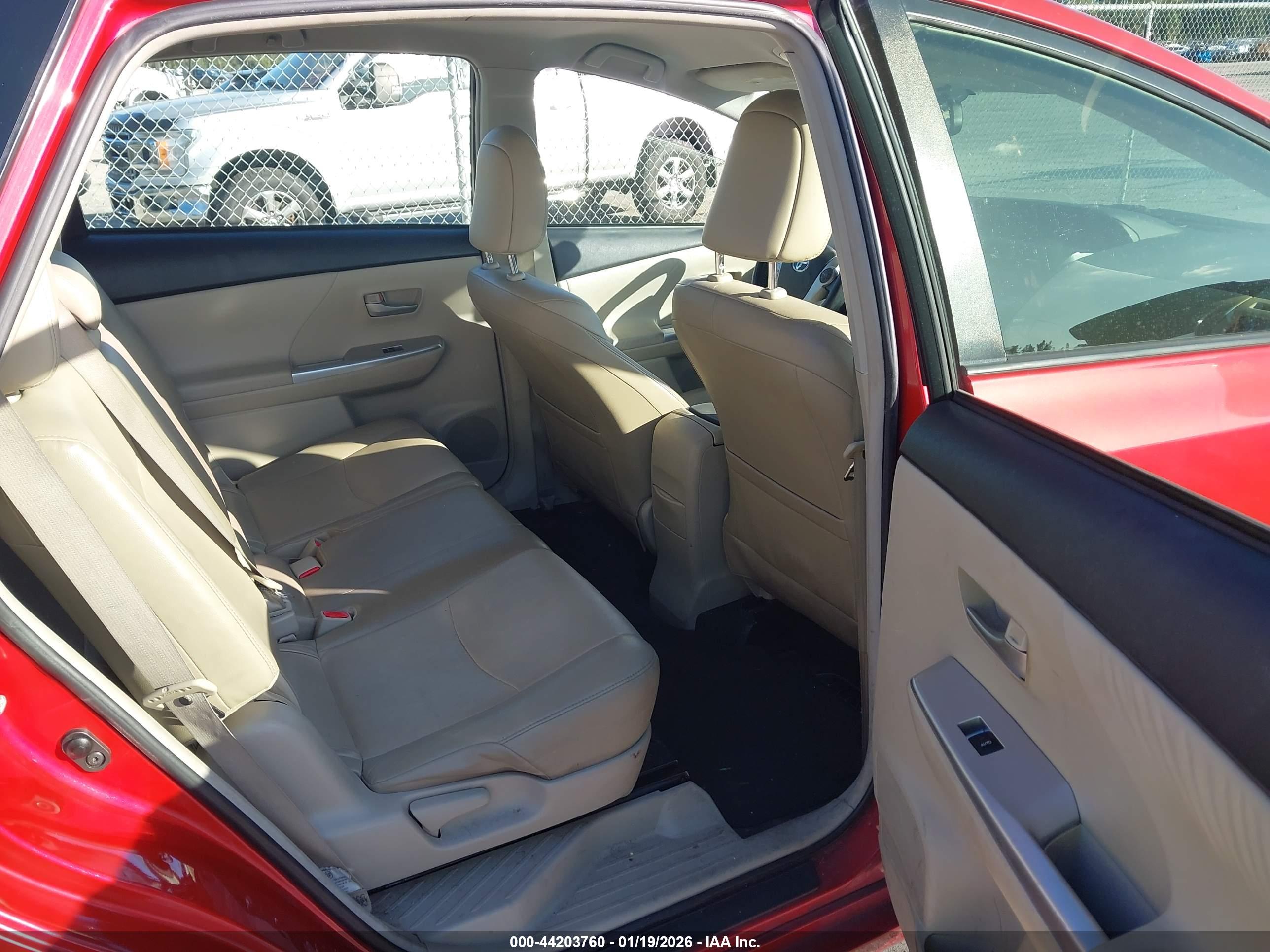 TOYOTA PRIUS image 8