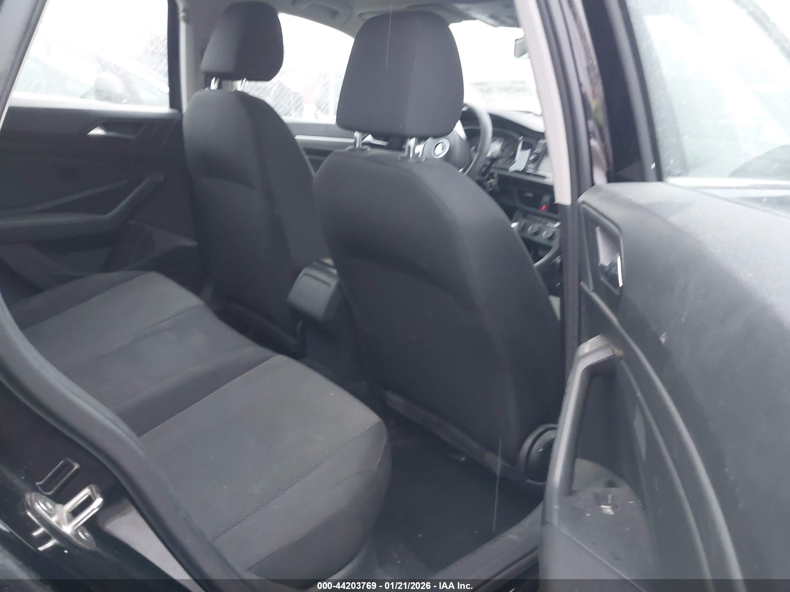 VOLKSWAGEN JETTA image 8