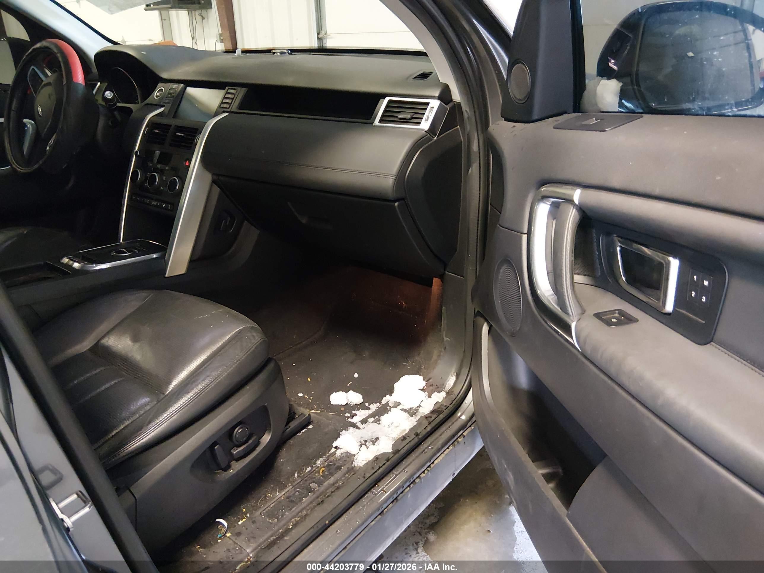 LAND ROVER image 5
