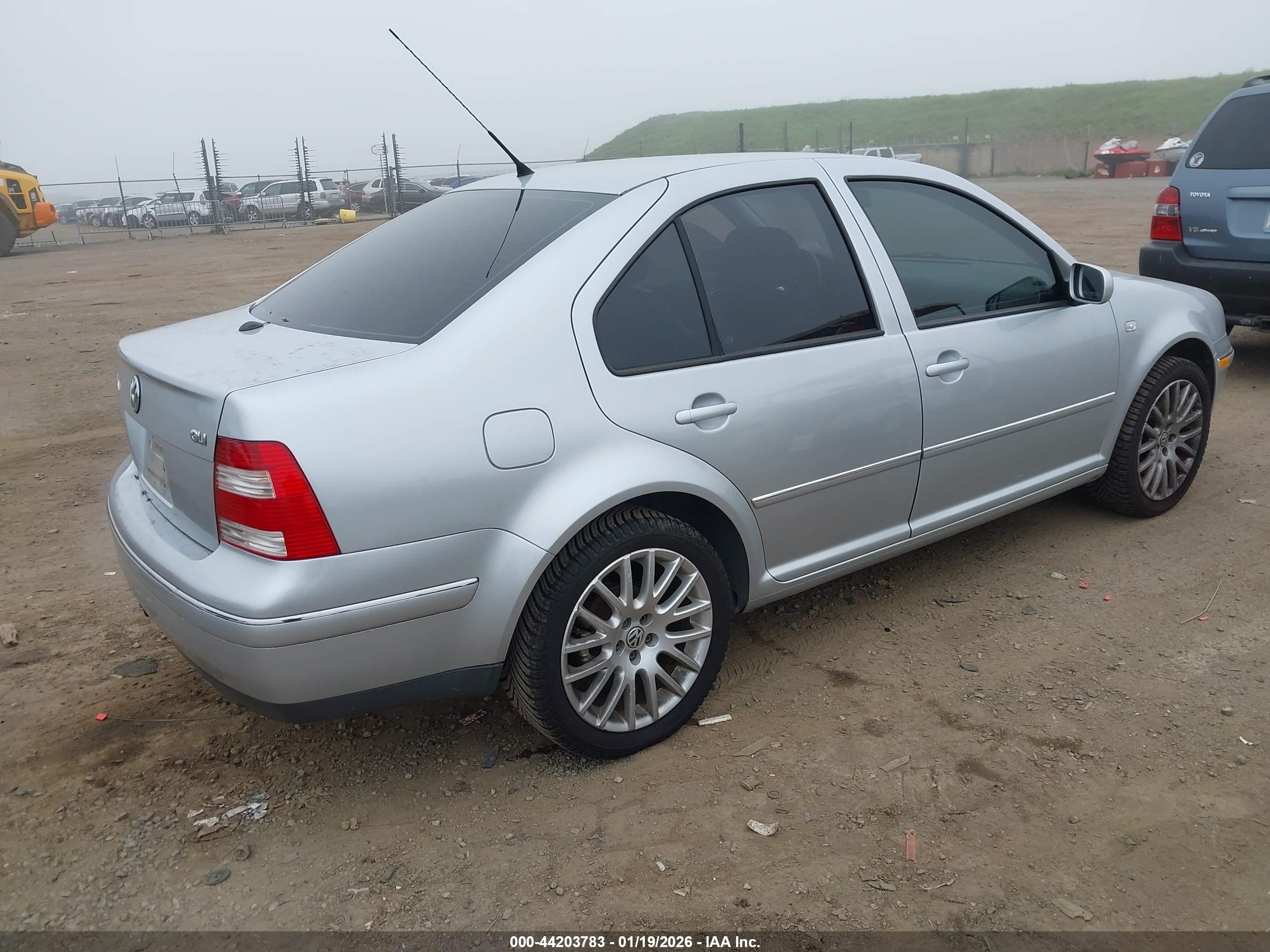 VOLKSWAGEN JETTA image 4