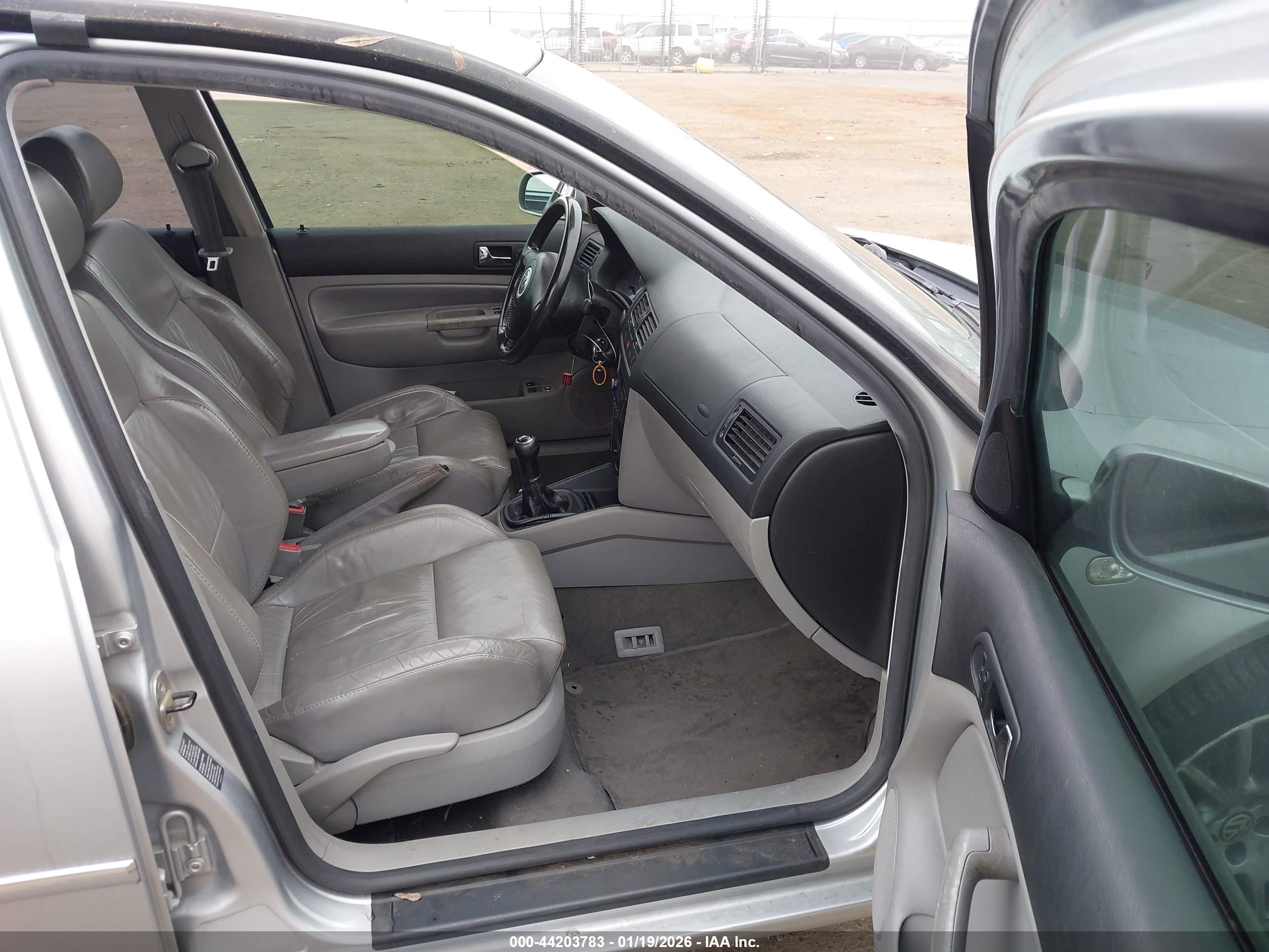 VOLKSWAGEN JETTA image 5