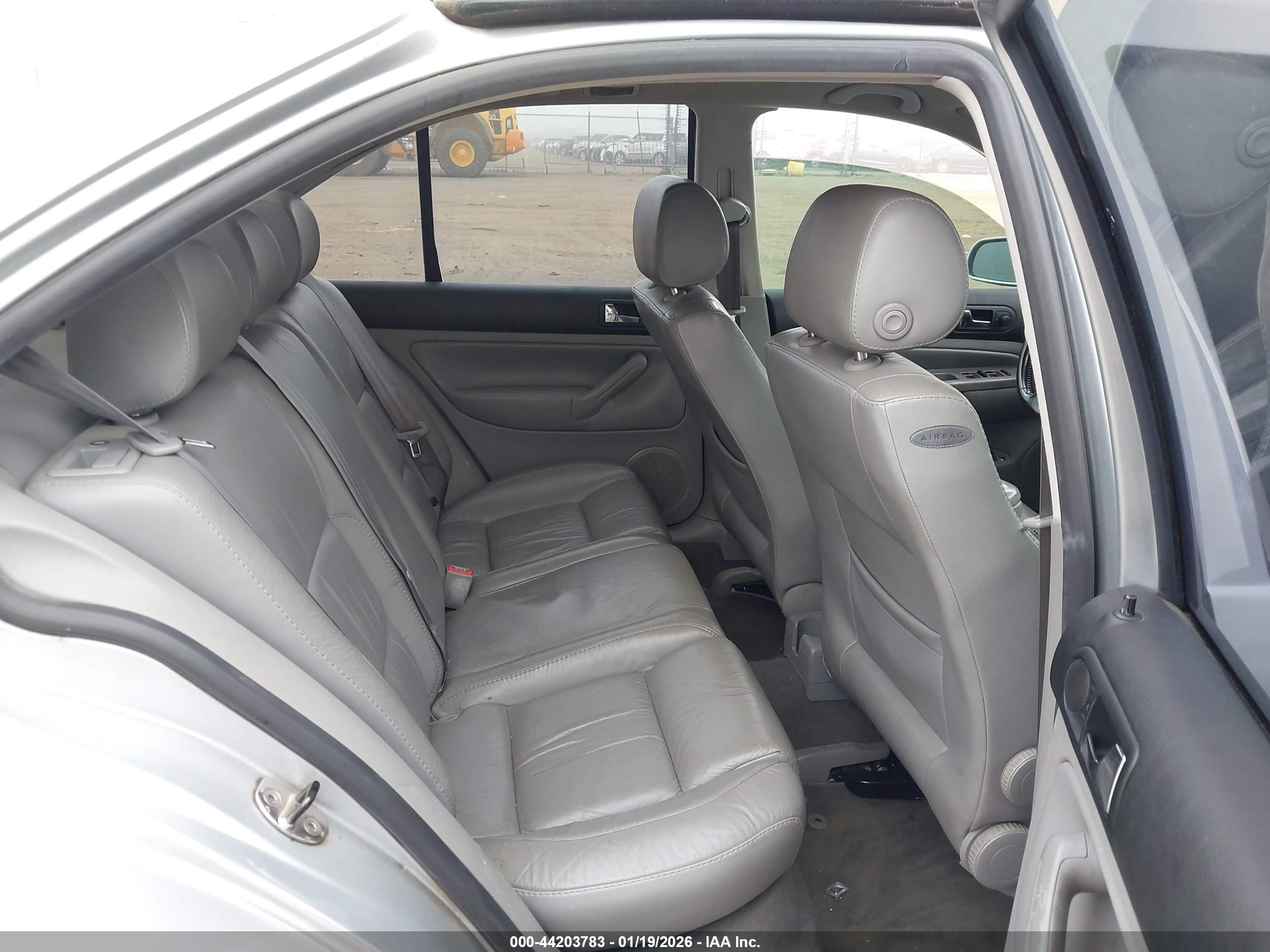 VOLKSWAGEN JETTA image 8