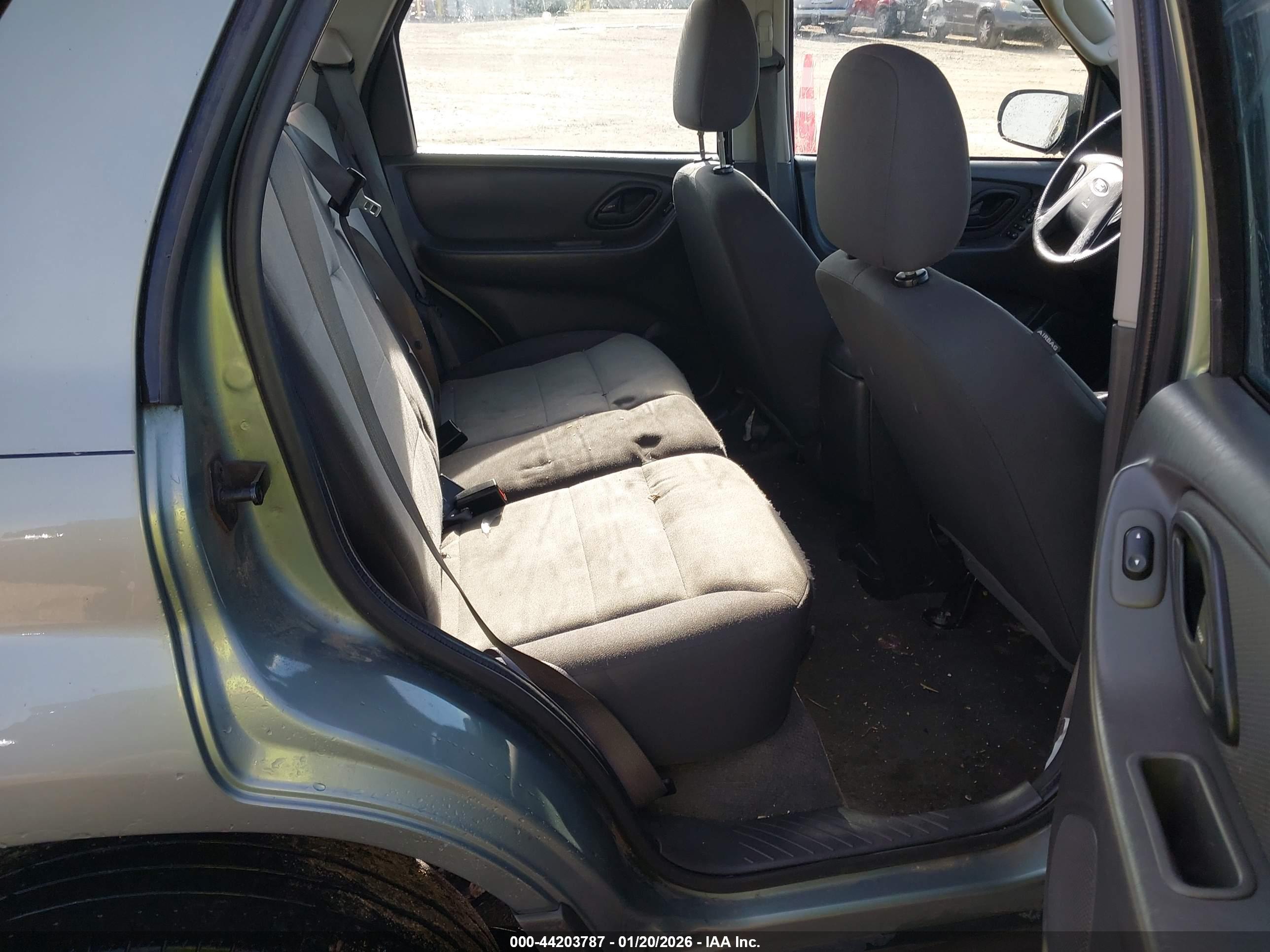 FORD ESCAPE image 8