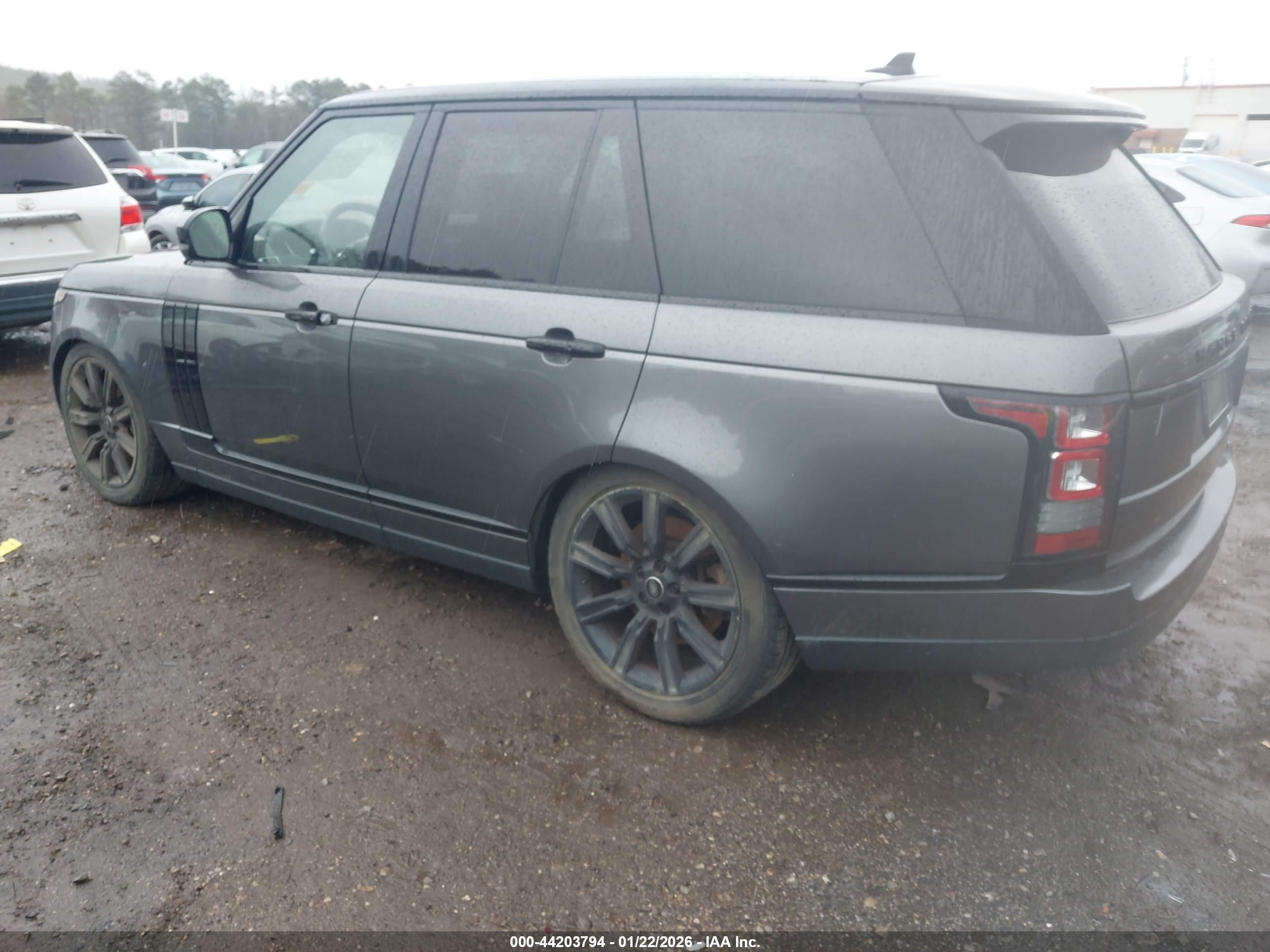 LAND ROVER image 3