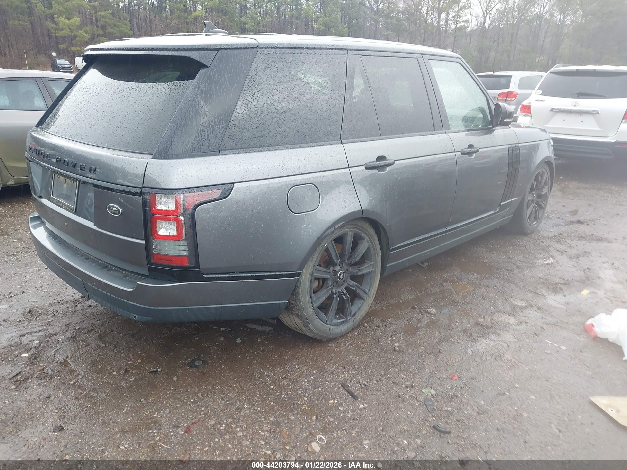 LAND ROVER image 4