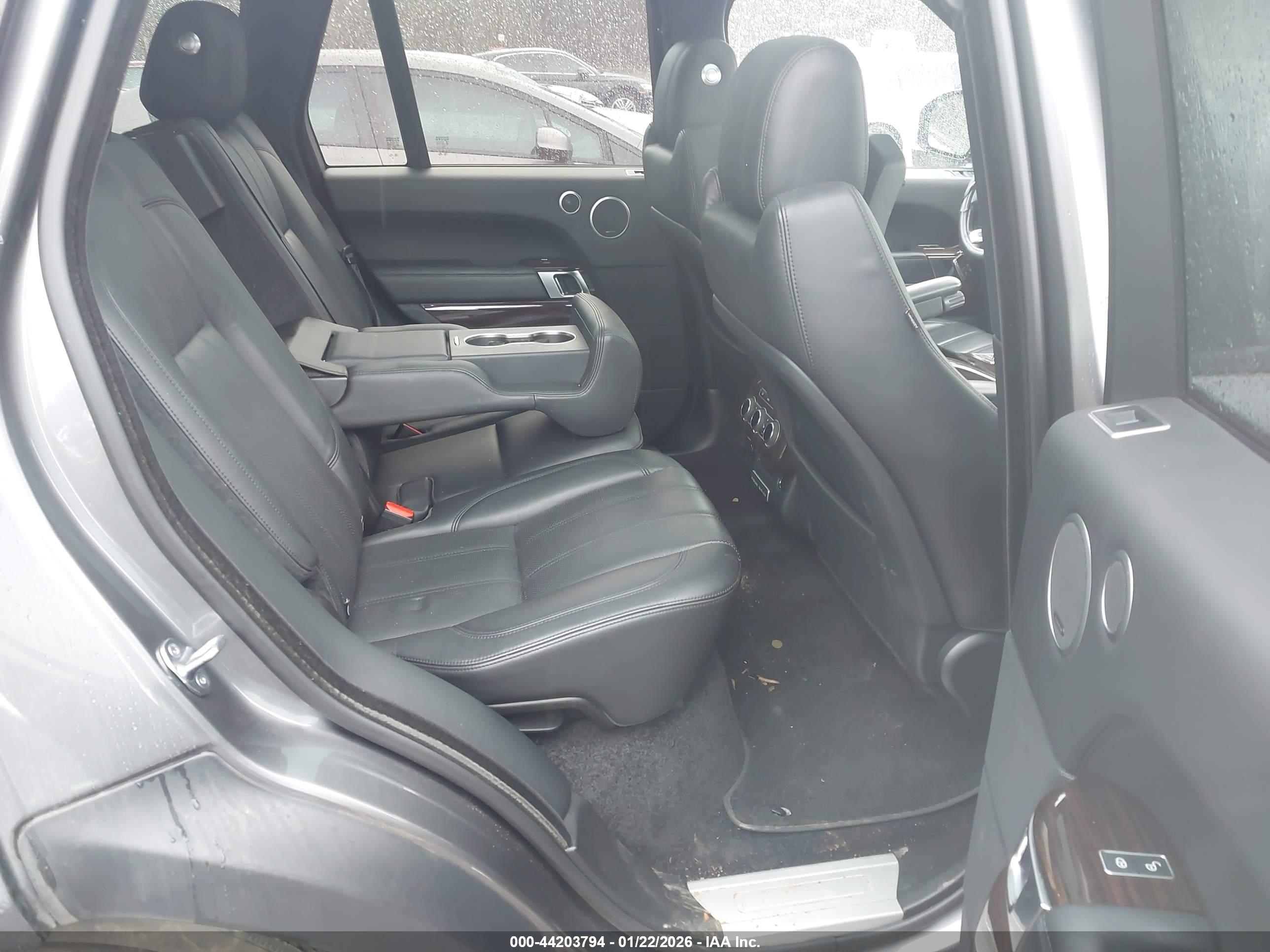 LAND ROVER image 8