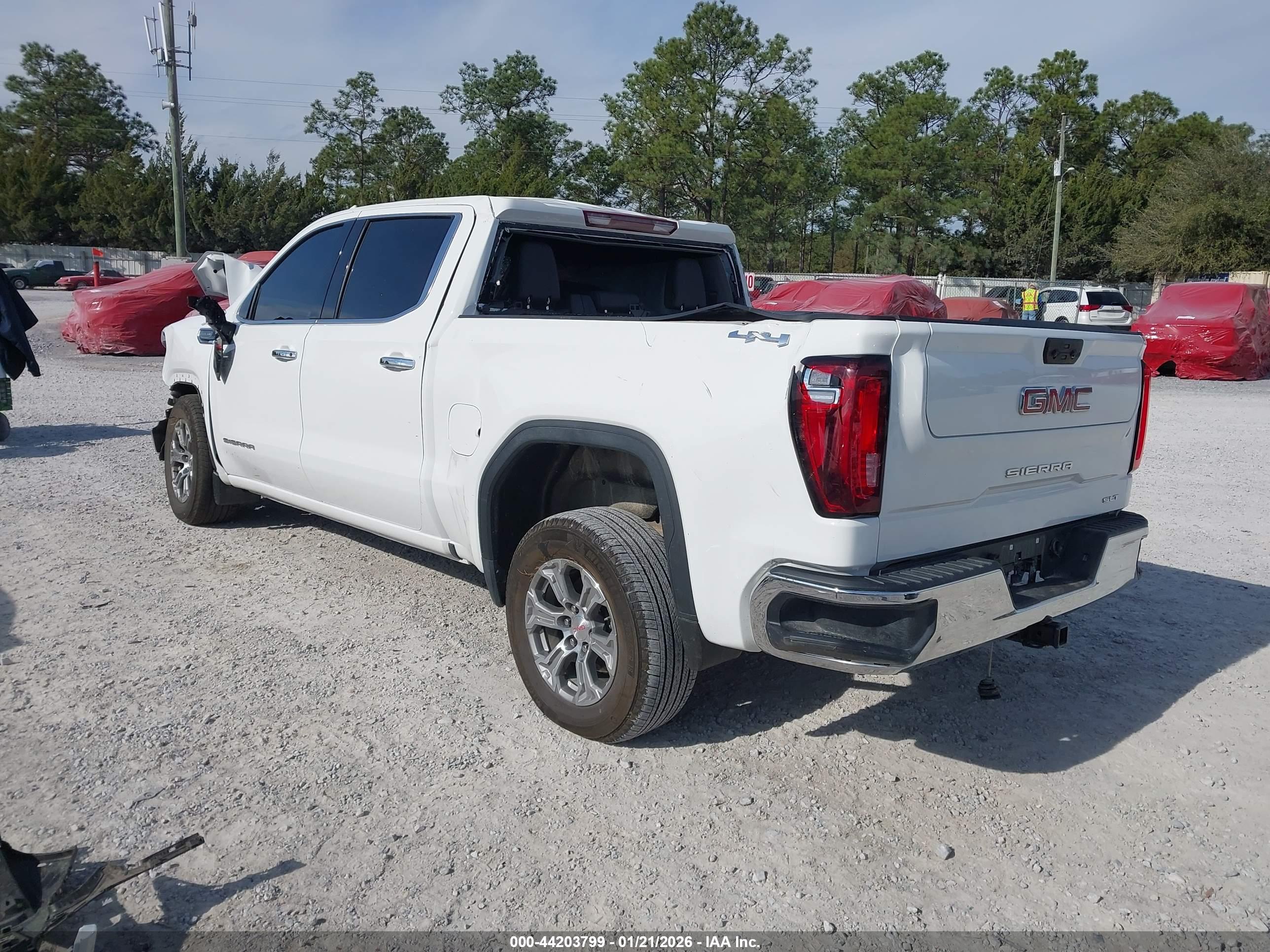 GMC SIERRA image 3