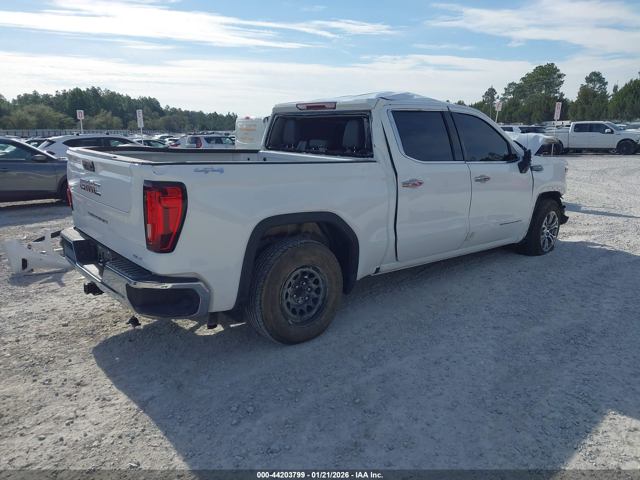 GMC SIERRA image 4