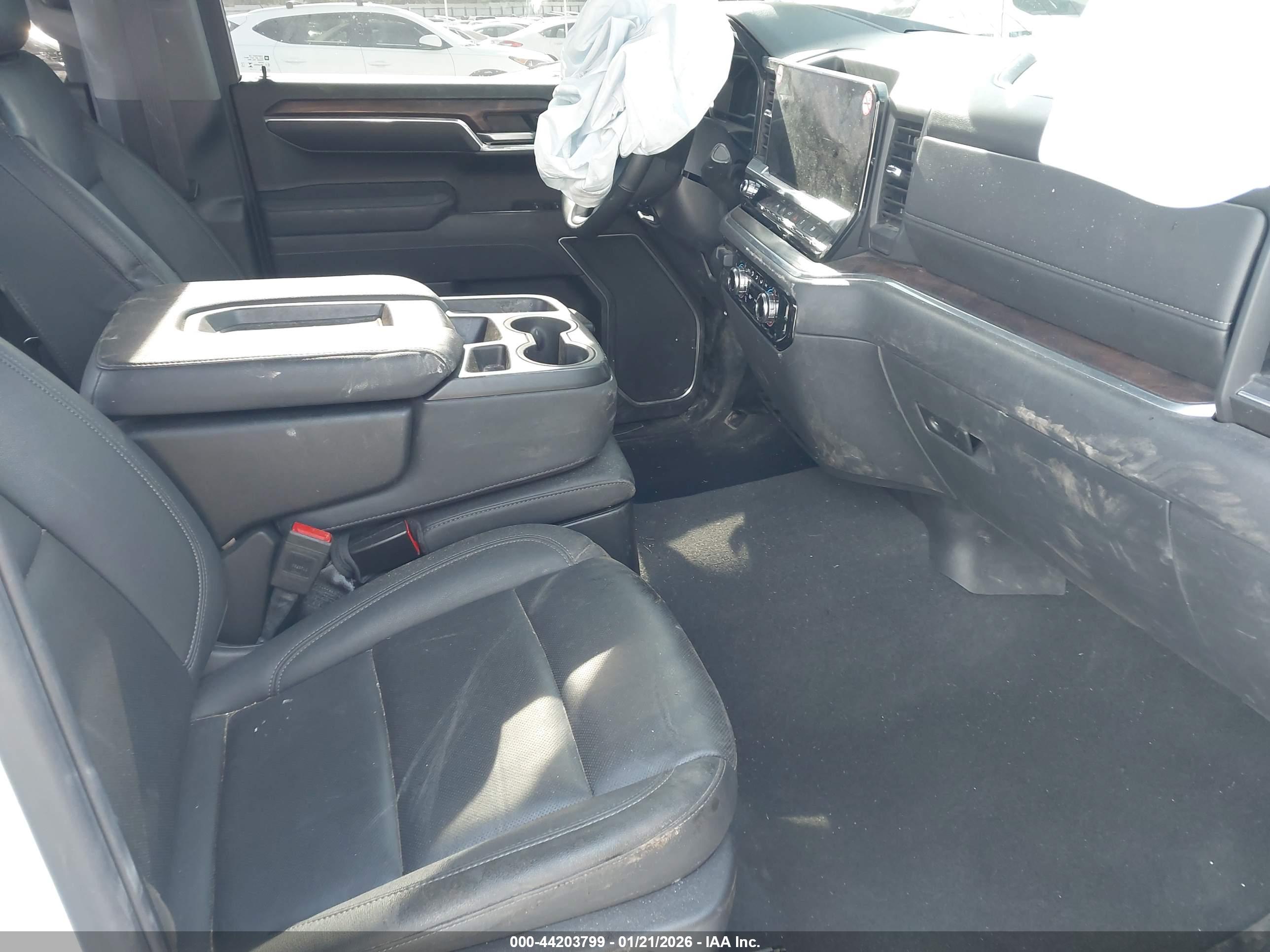 GMC SIERRA image 5