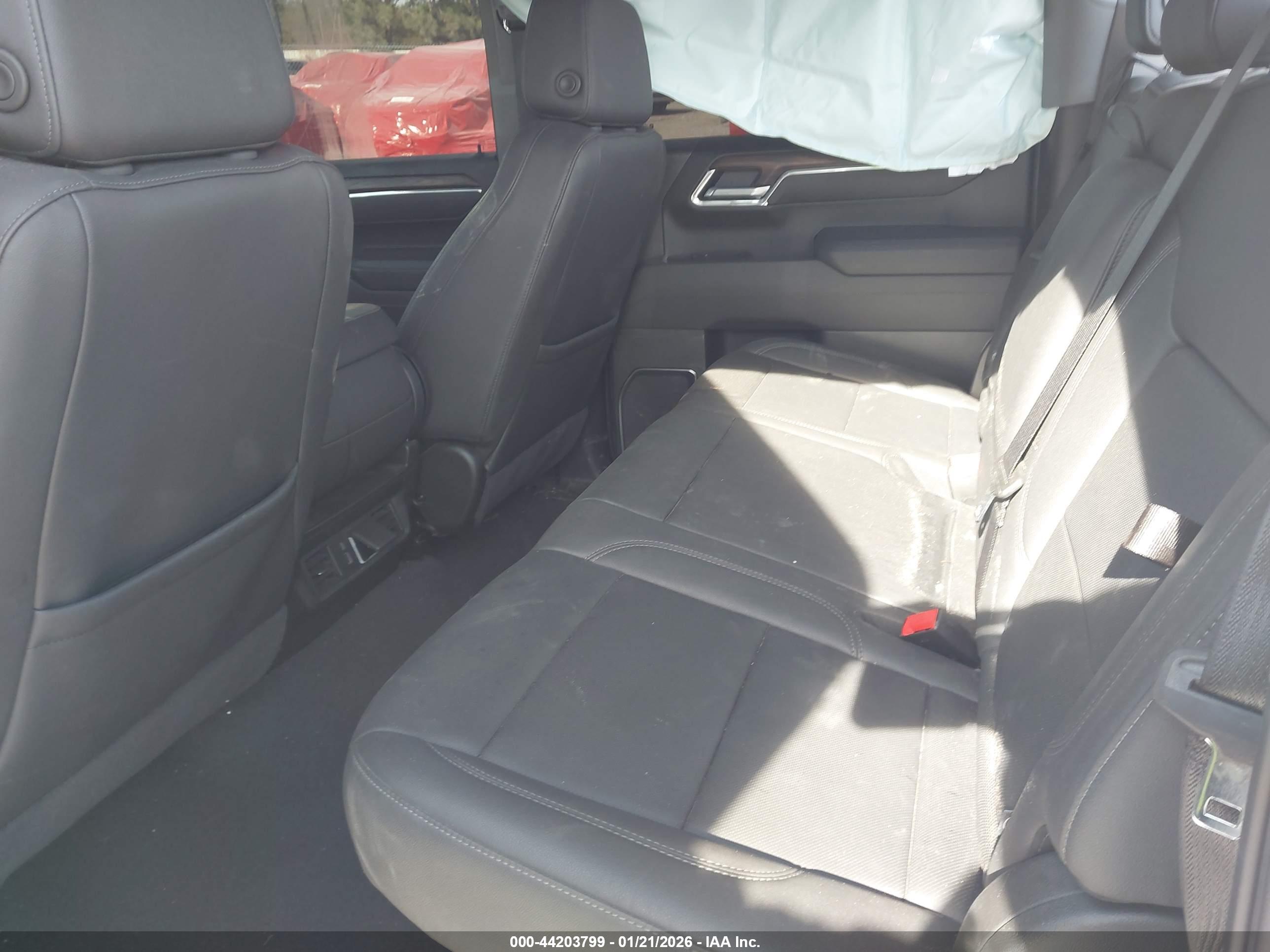 GMC SIERRA image 8