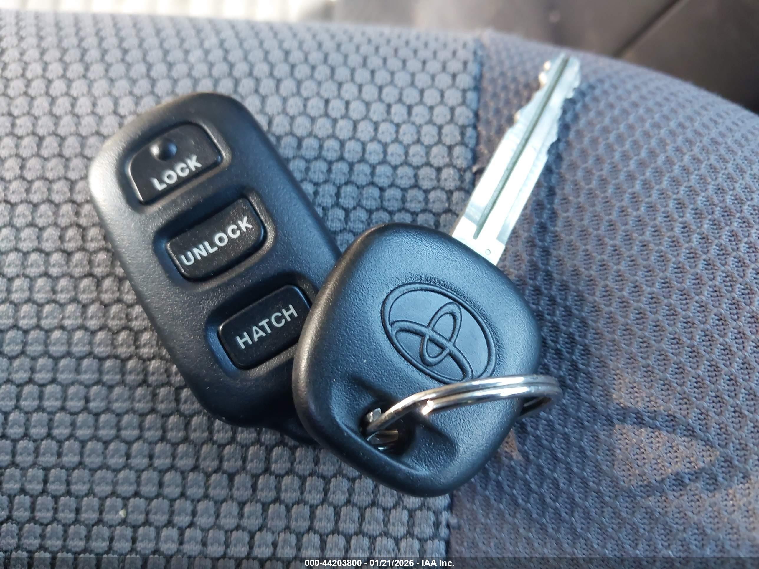 TOYOTA MATRIX image 11
