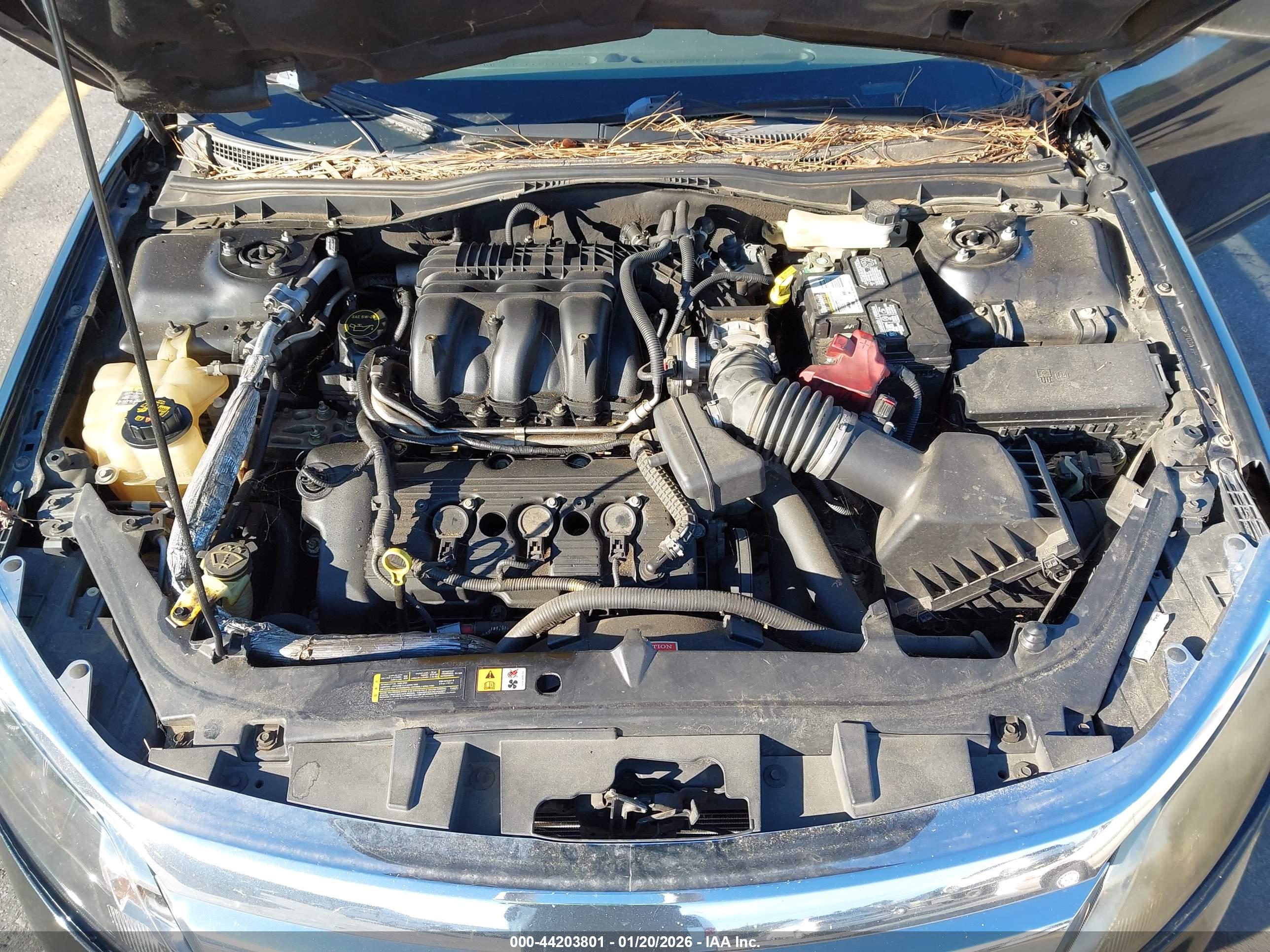 FORD FUSION image 10