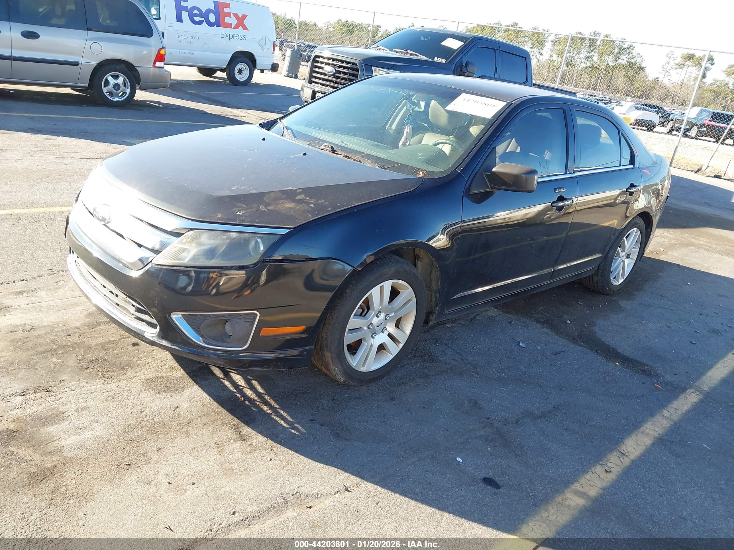 FORD FUSION image 2
