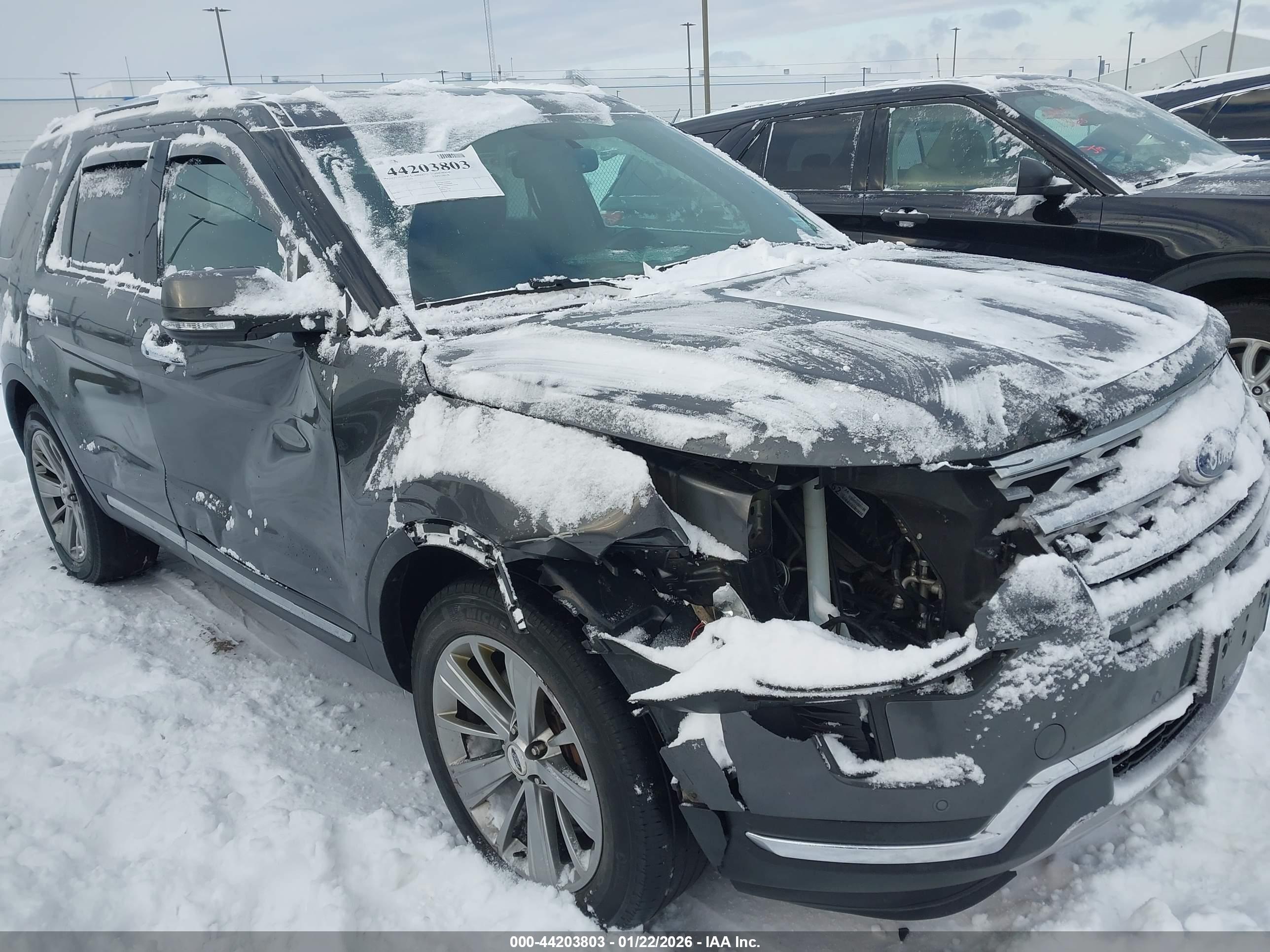 FORD EXPLORER image 6