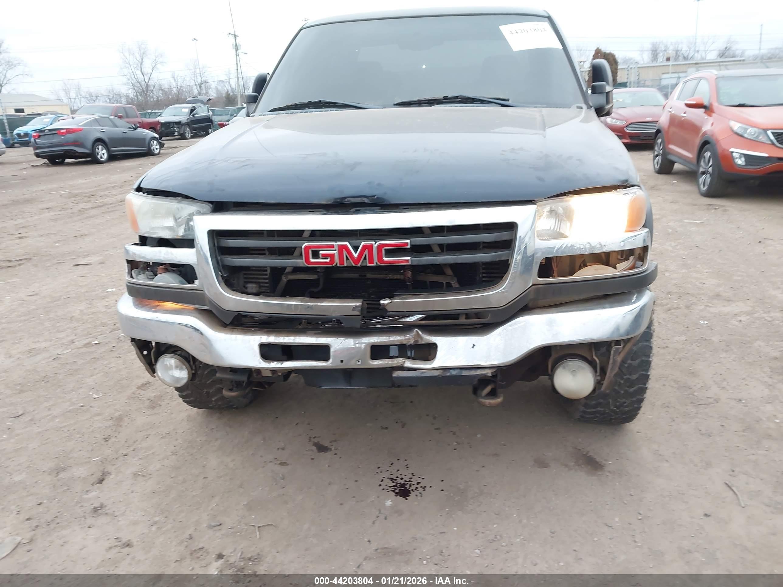 GMC SIERRA image 6