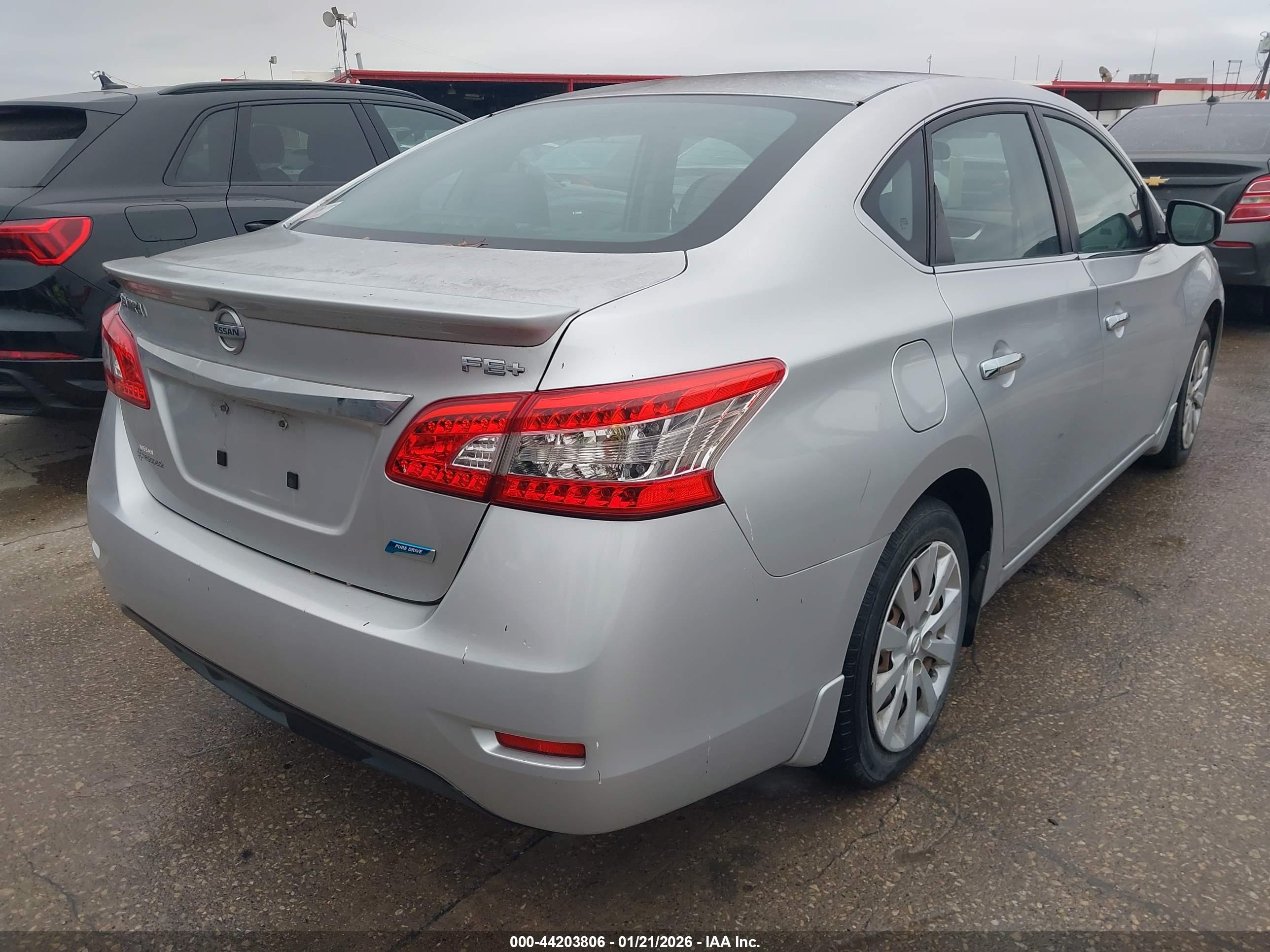 NISSAN SENTRA image 4