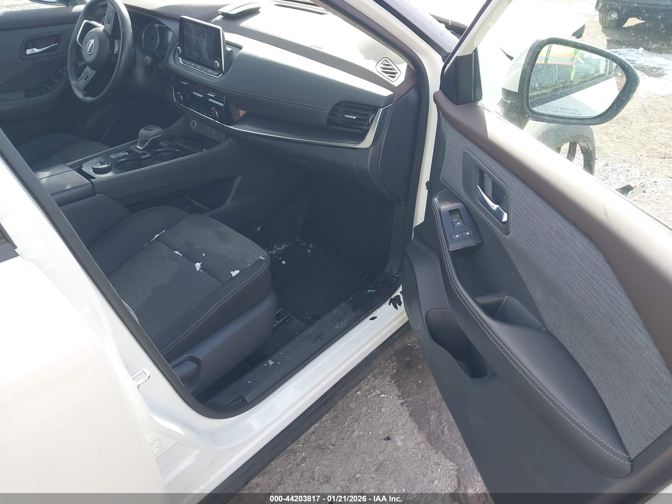 NISSAN ROGUE image 5