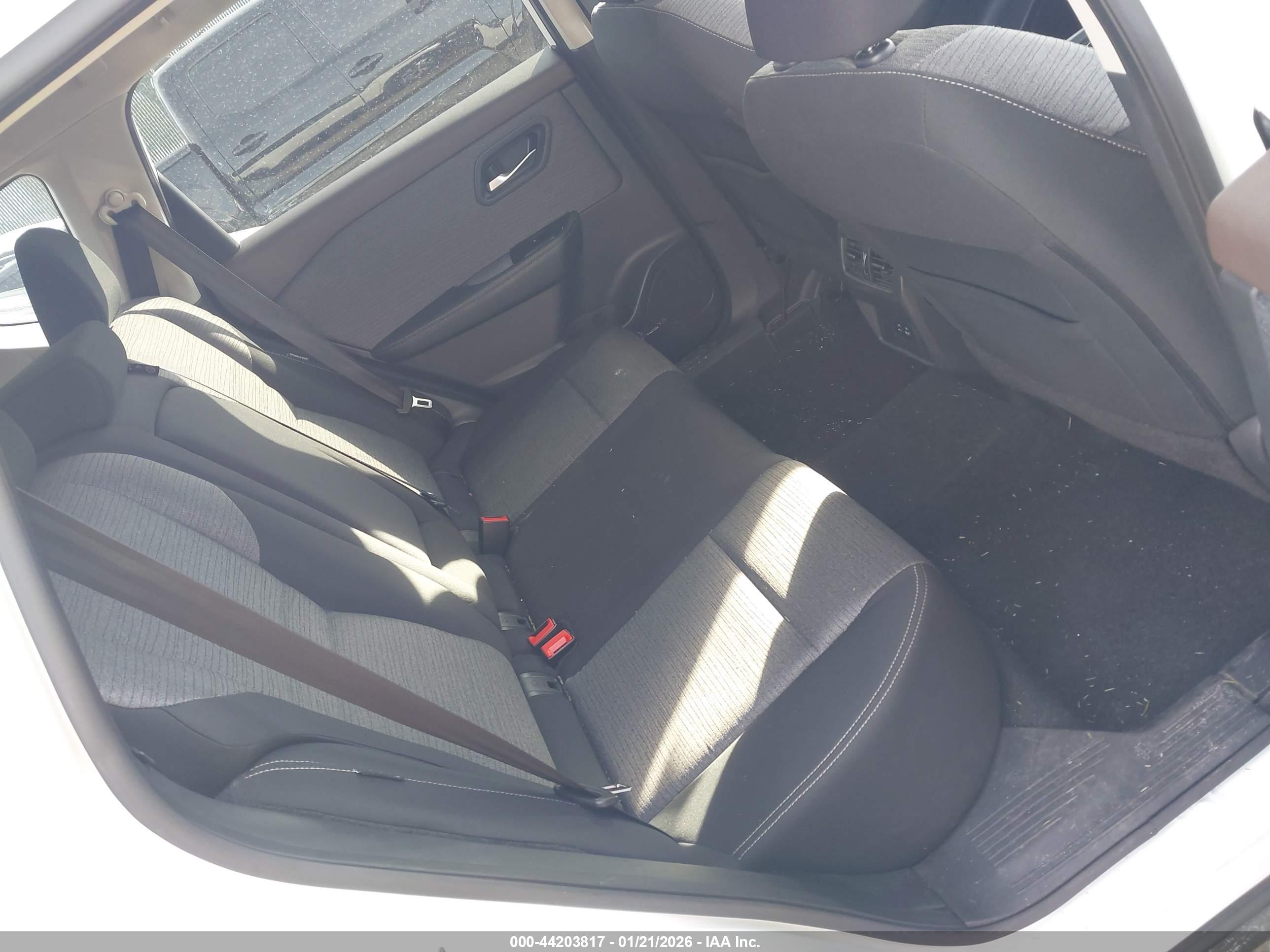 NISSAN ROGUE image 8