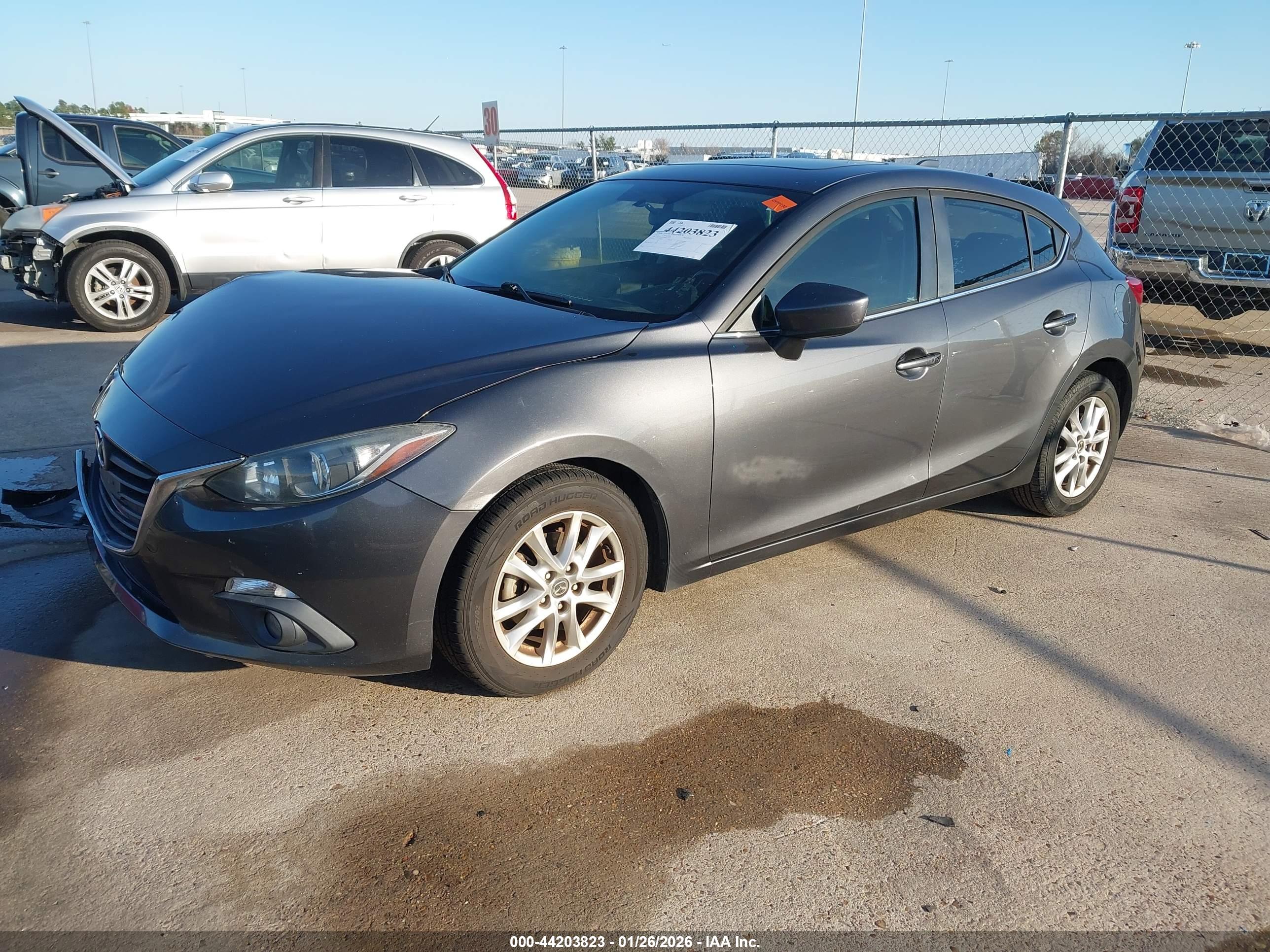 MAZDA MAZDA3 image 2