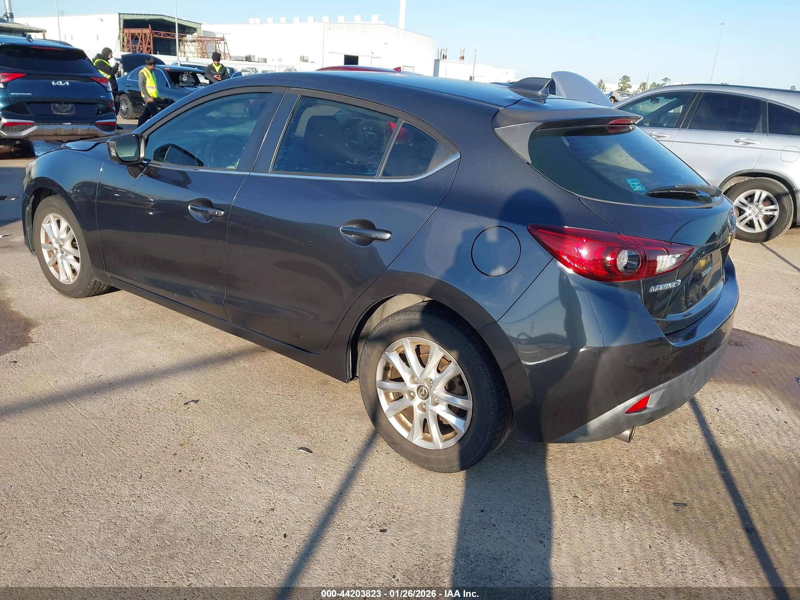 MAZDA MAZDA3 image 3