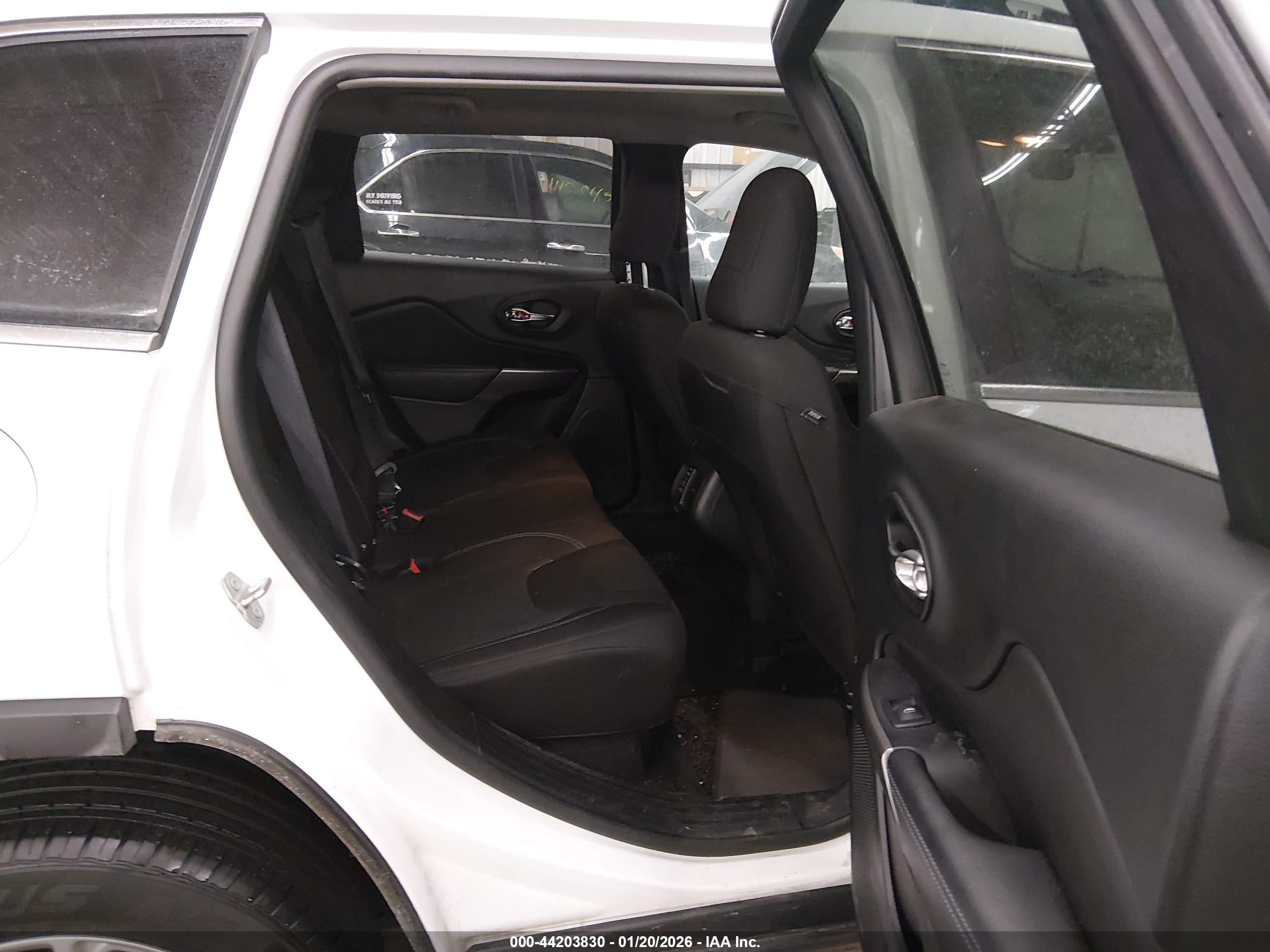 JEEP CHEROKEE image 8