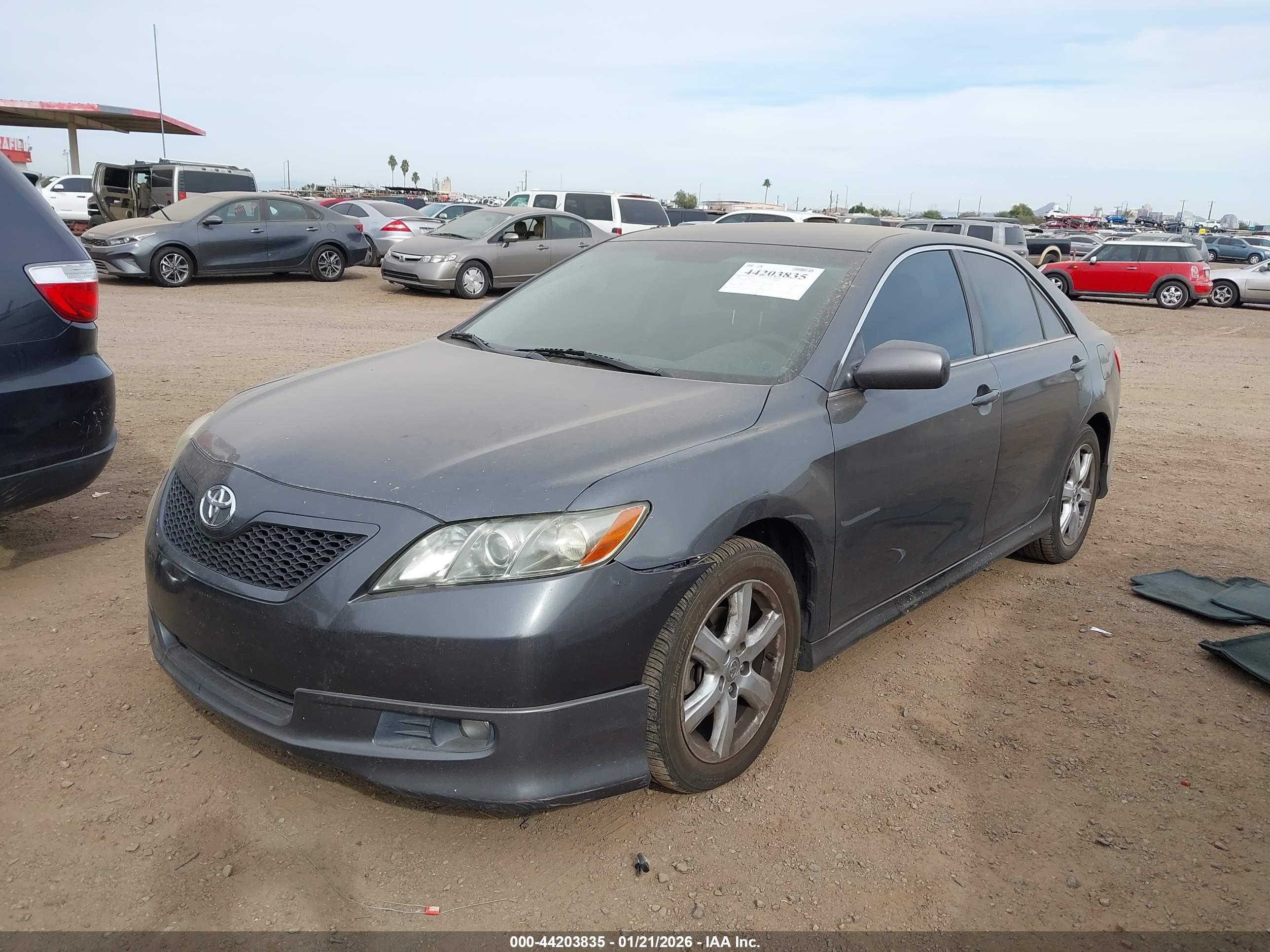 TOYOTA CAMRY image 2