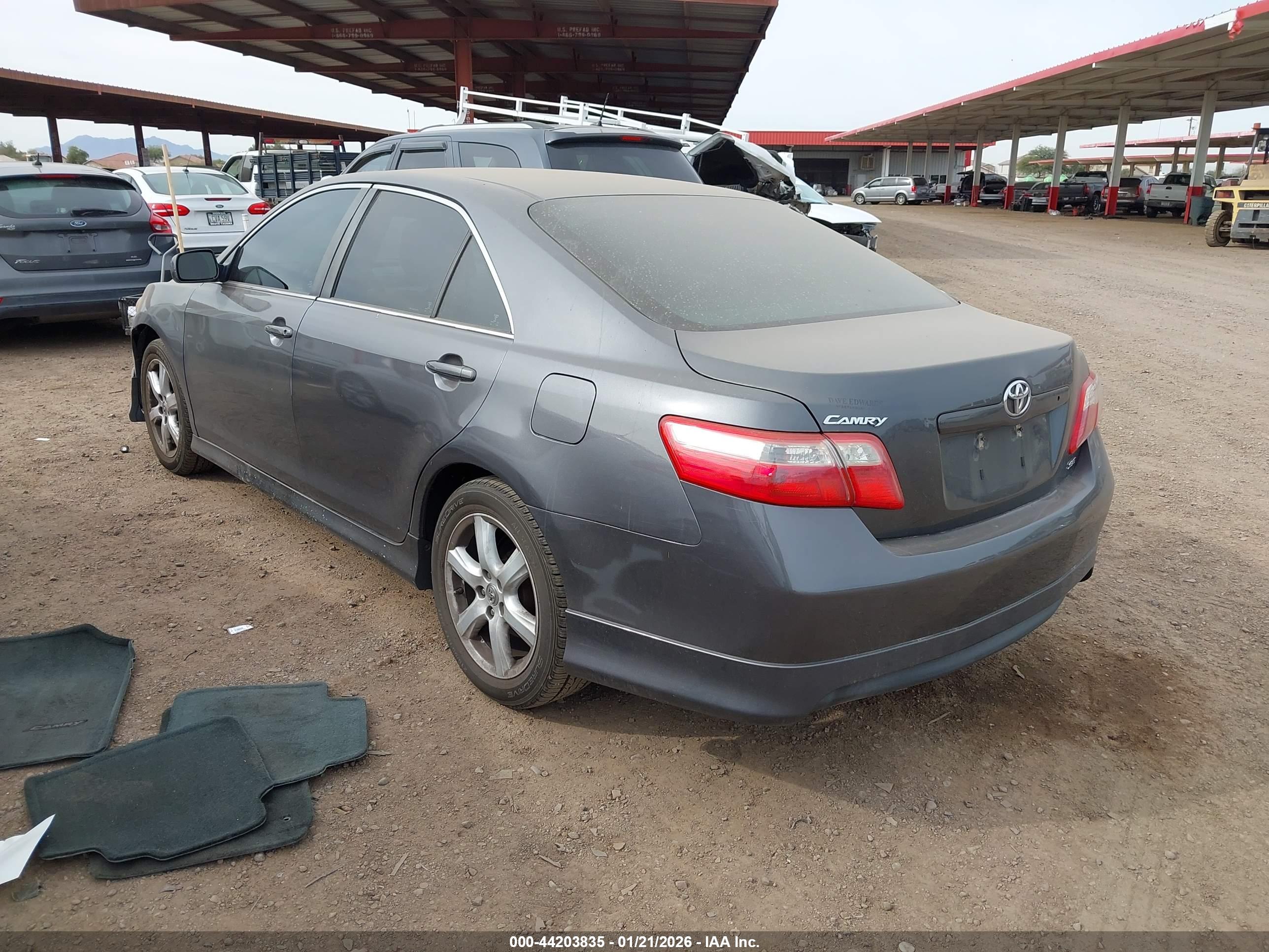 TOYOTA CAMRY image 3