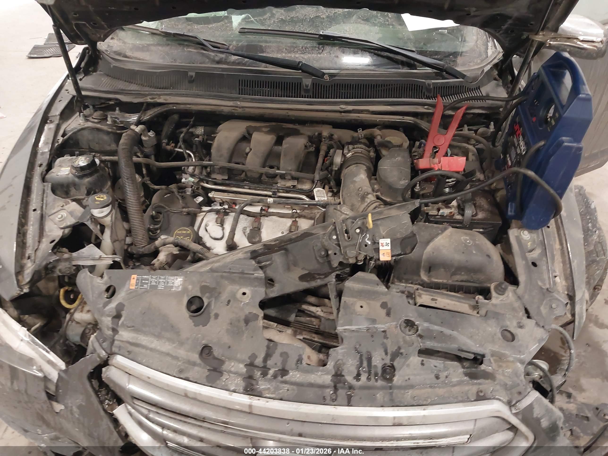 FORD TAURUS image 10