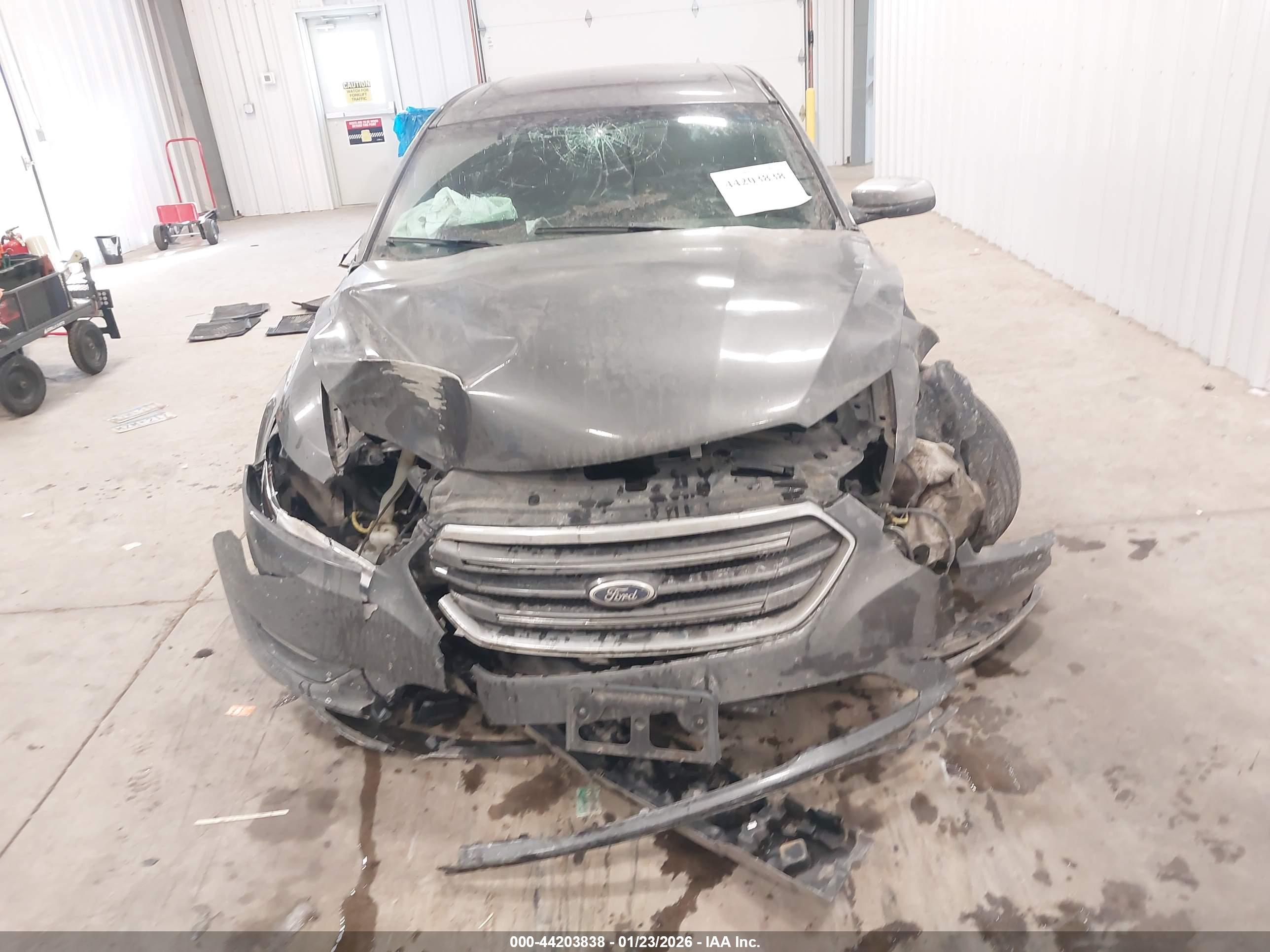 FORD TAURUS image 6