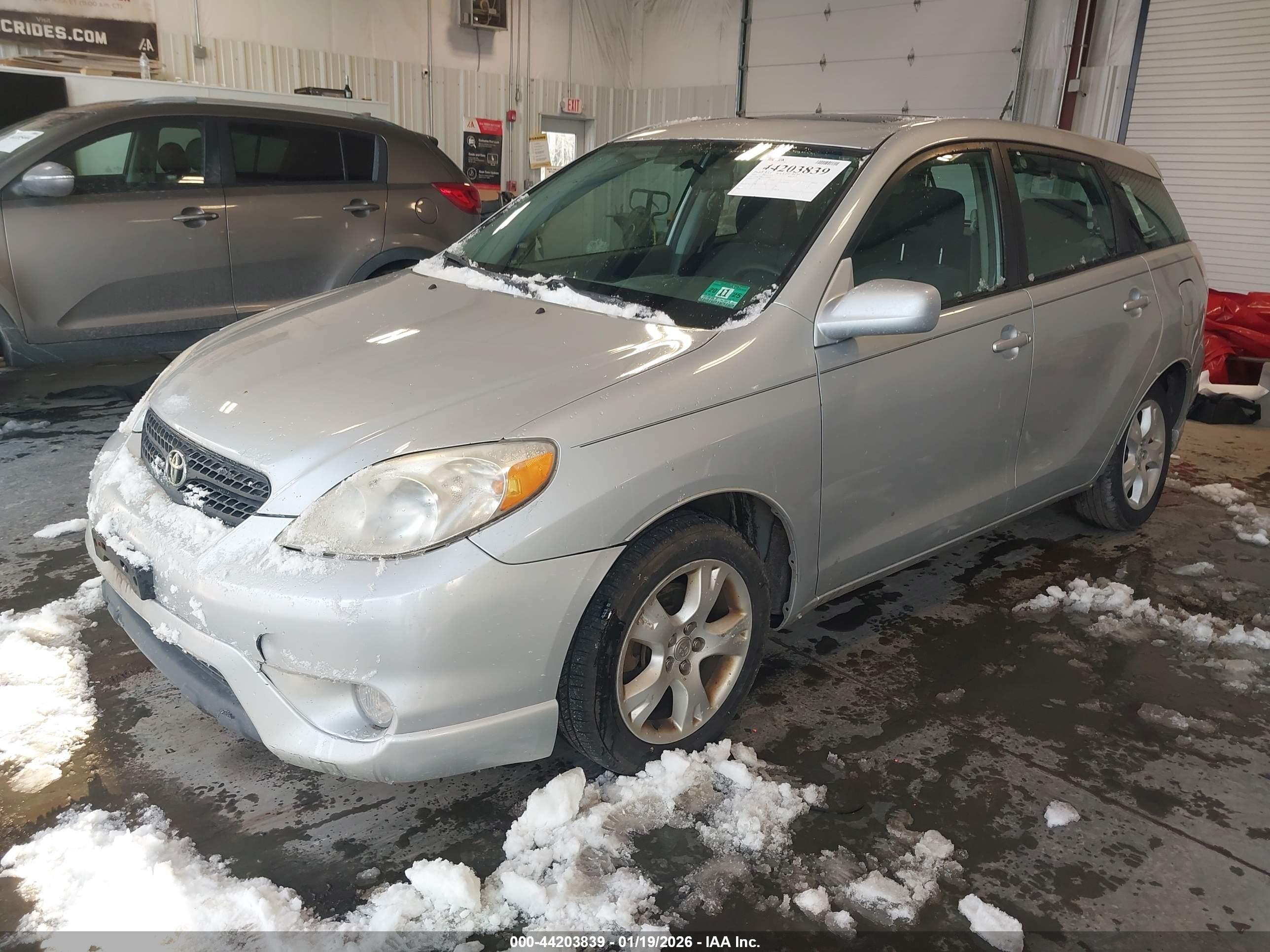 TOYOTA MATRIX image 2