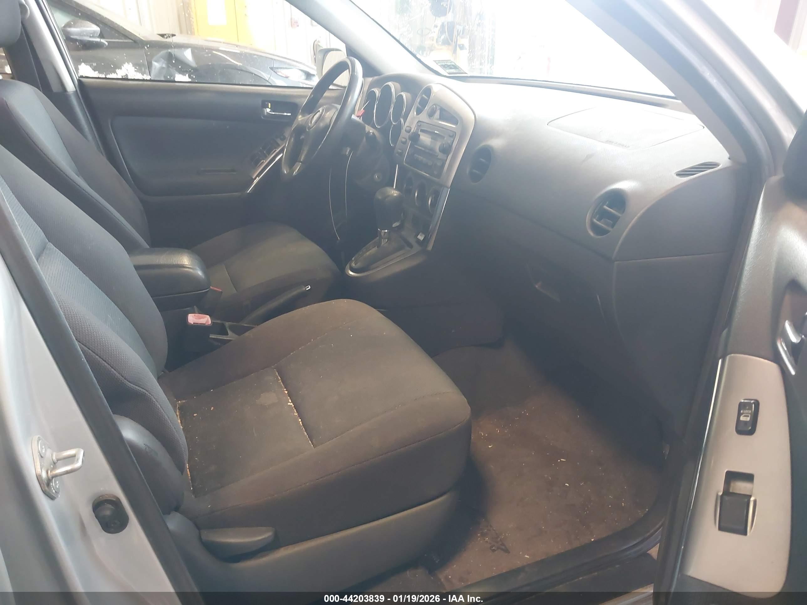 TOYOTA MATRIX image 5