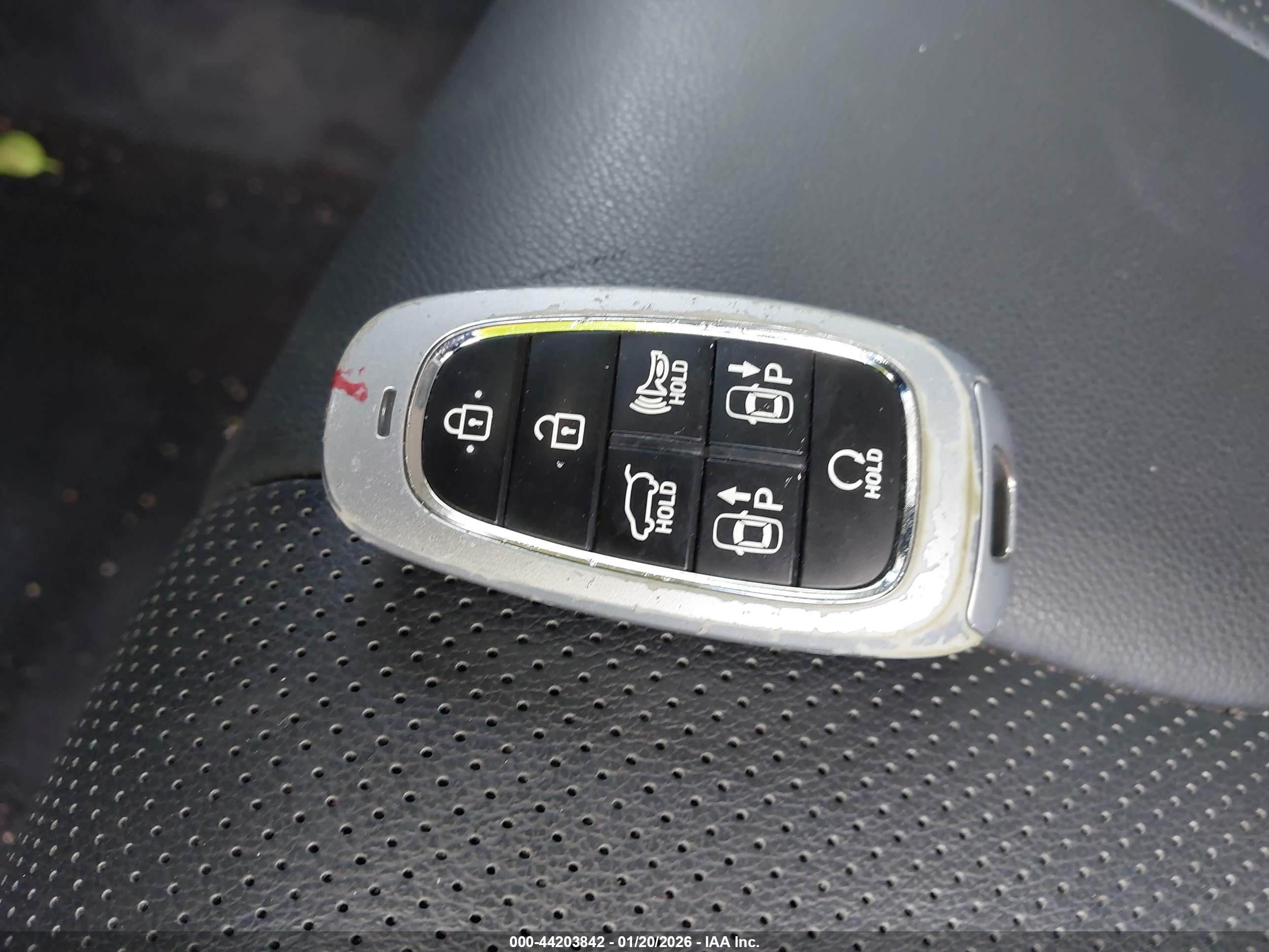 HYUNDAI SANTA image 11