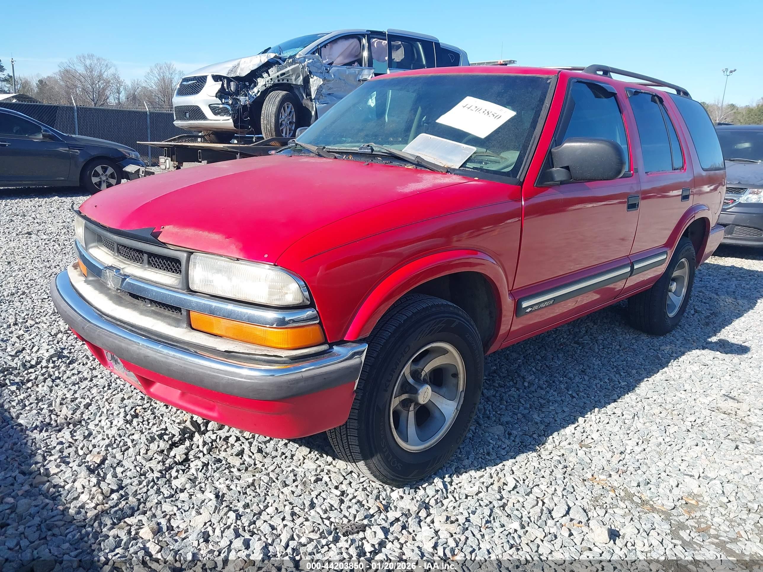 CHEVROLET BLAZER image 2