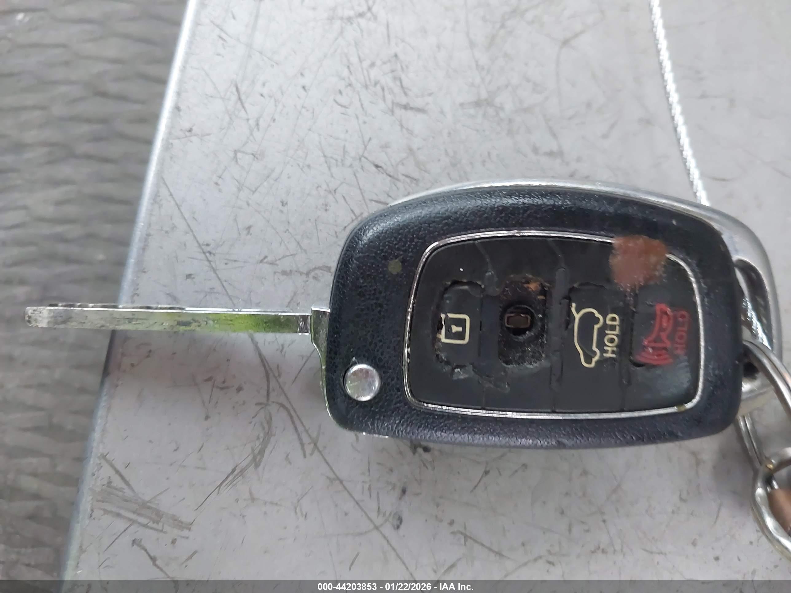 HYUNDAI SANTA image 11