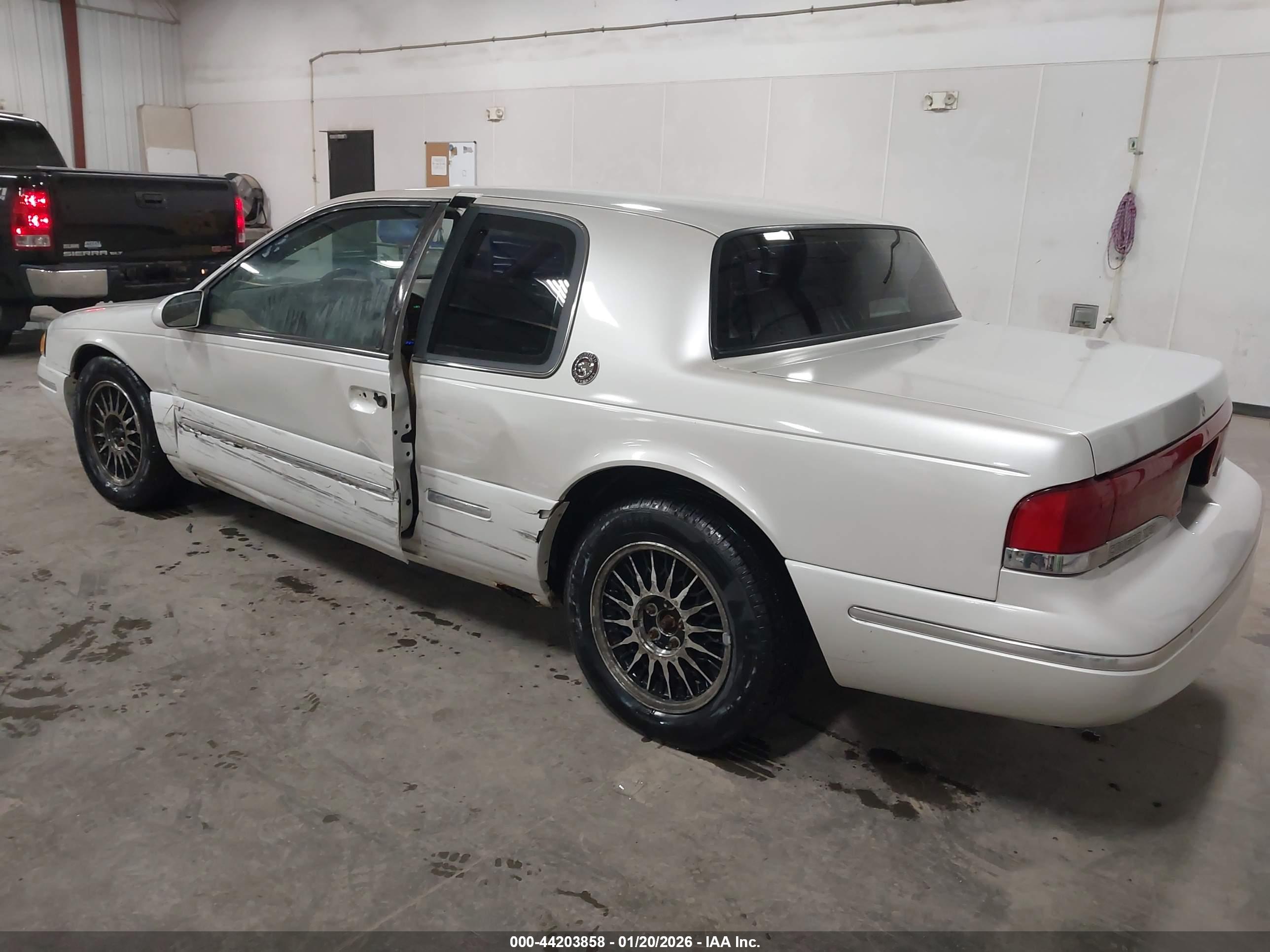 MERCURY COUGAR image 3