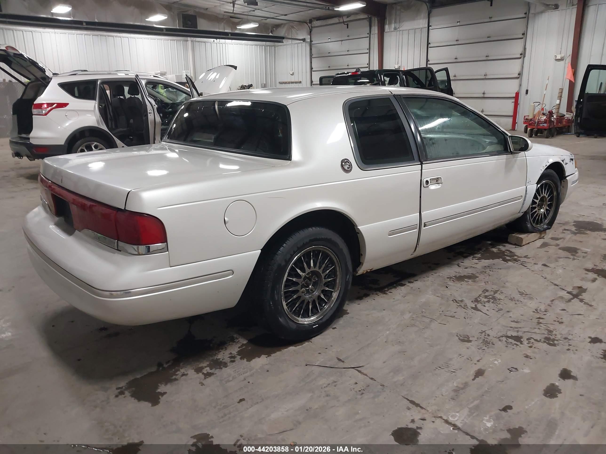 MERCURY COUGAR image 4