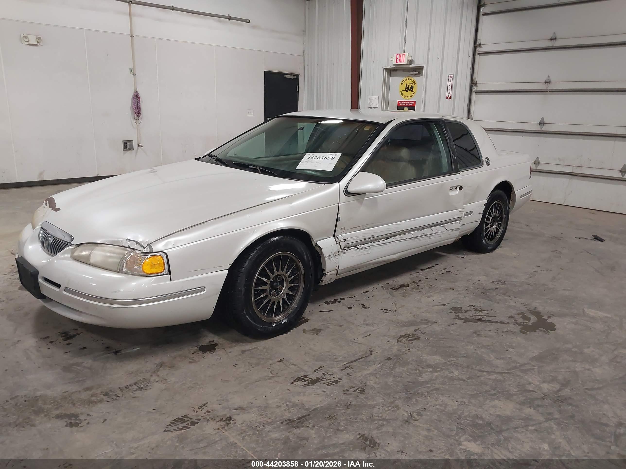 MERCURY COUGAR image 6