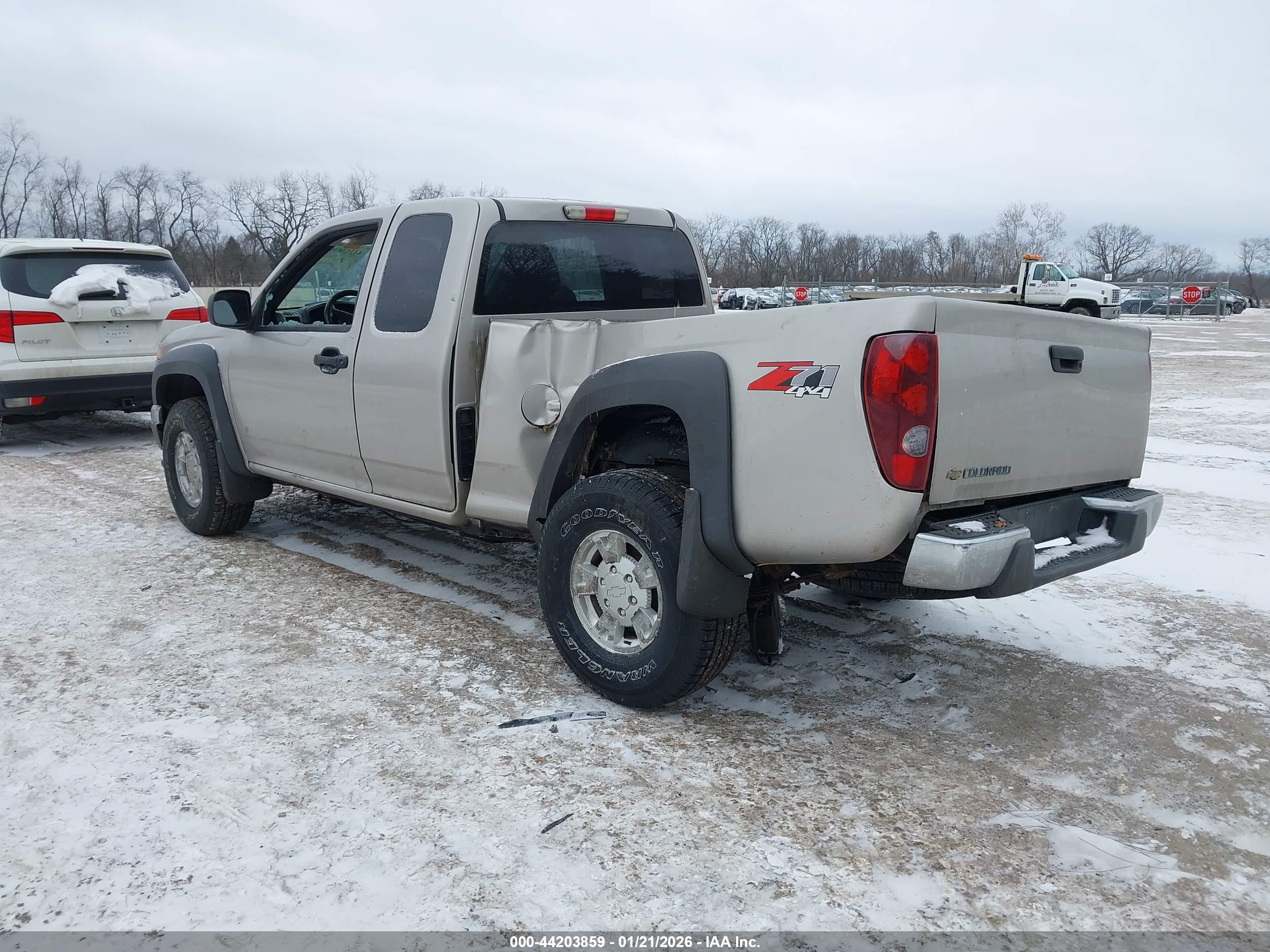 CHEVROLET COLORADO image 3