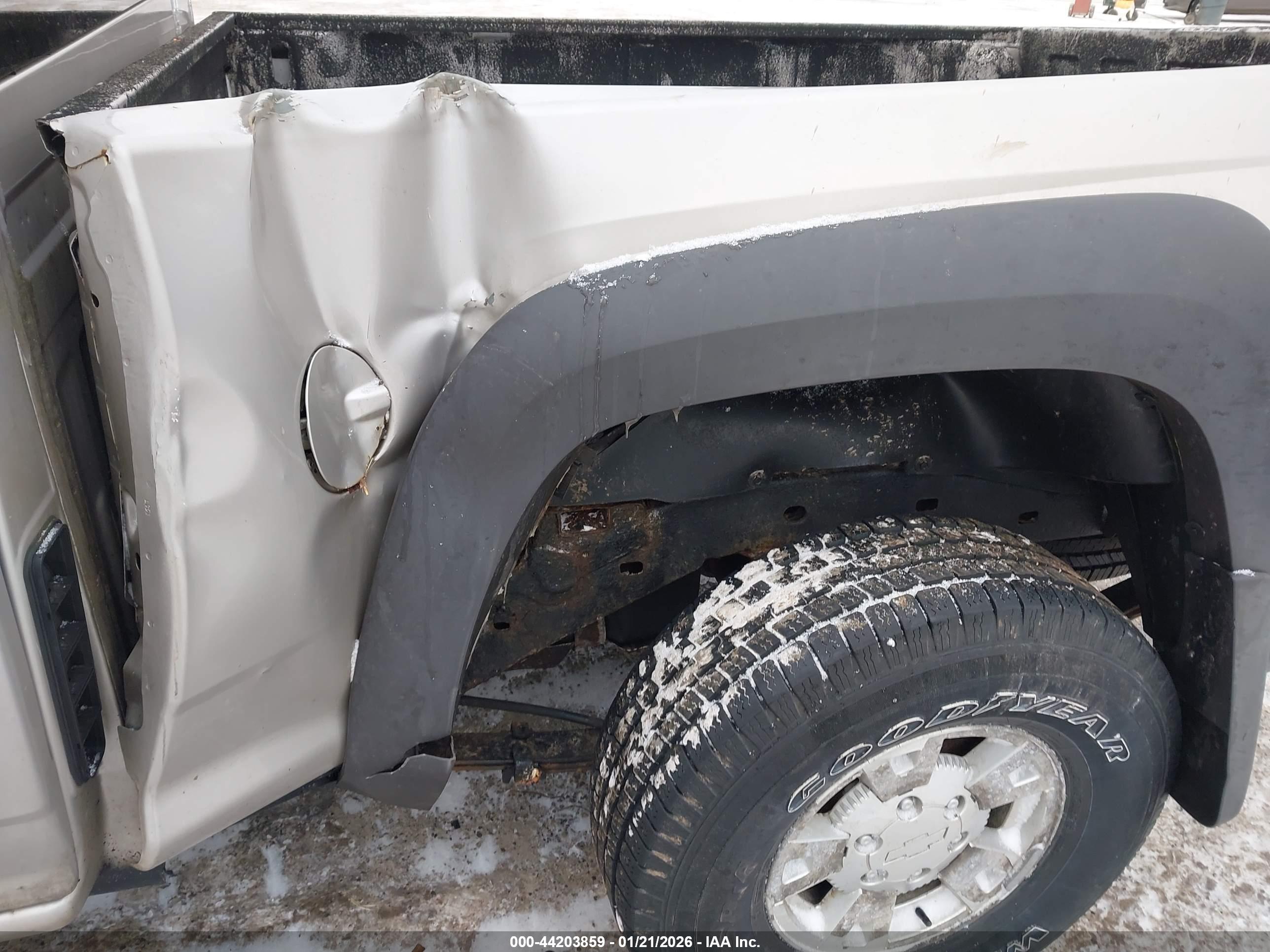 CHEVROLET COLORADO image 6