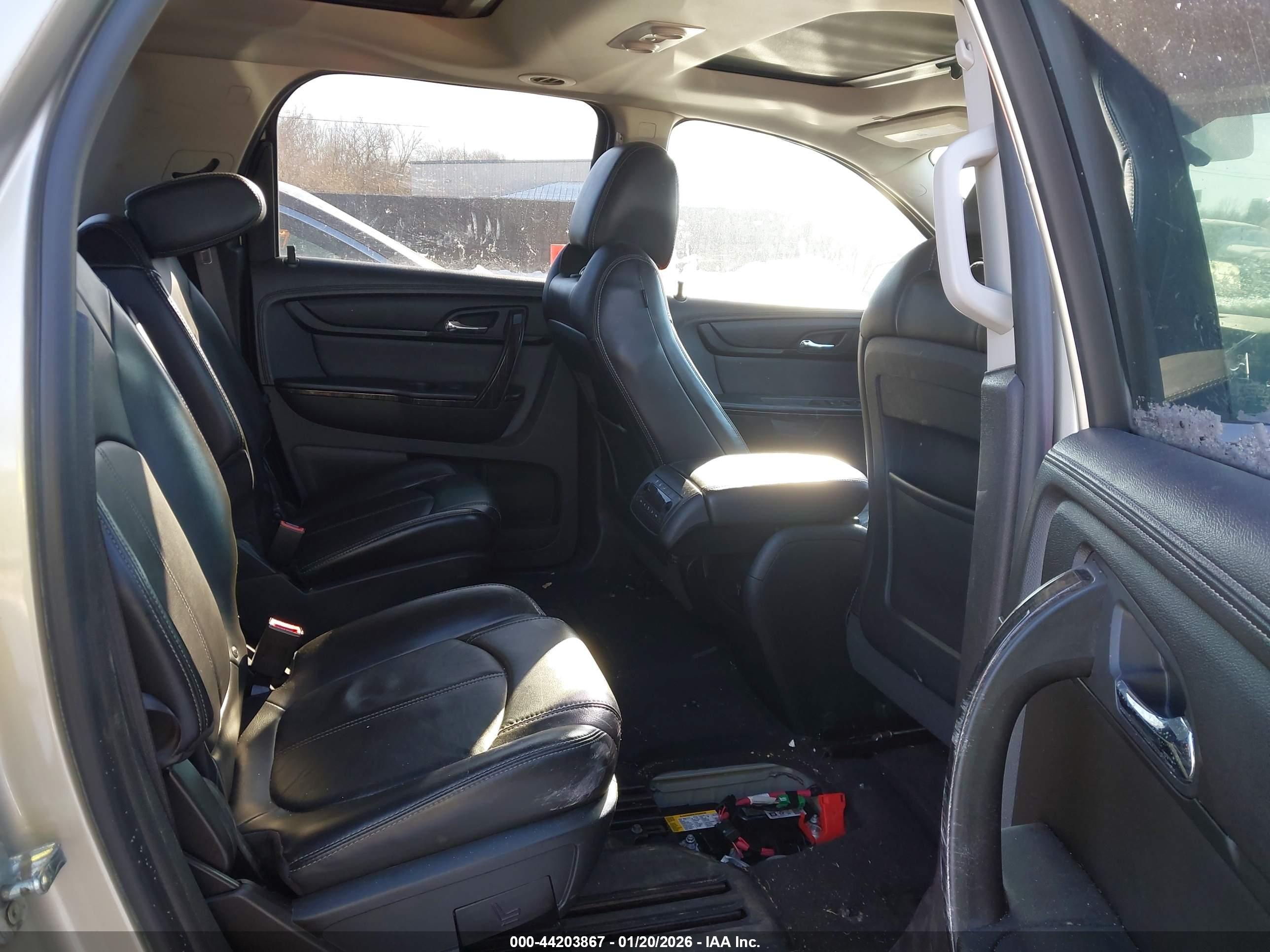 GMC ACADIA image 8