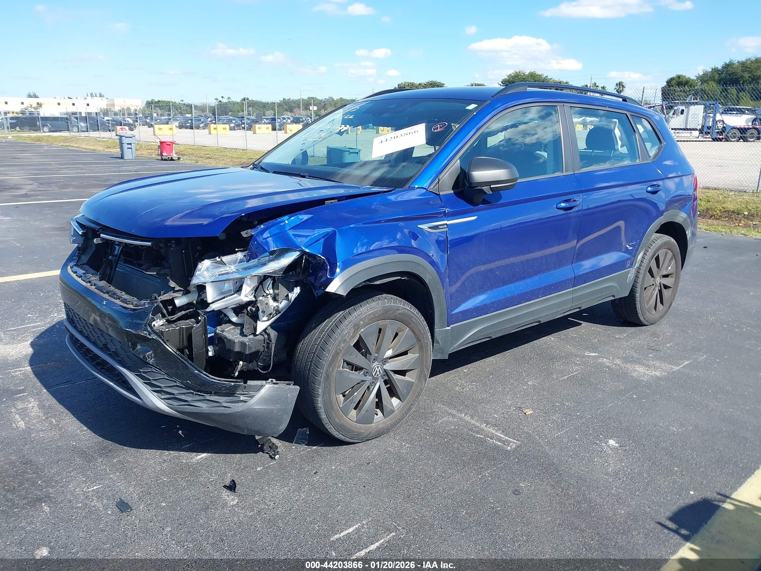 VOLKSWAGEN TAOS image 2